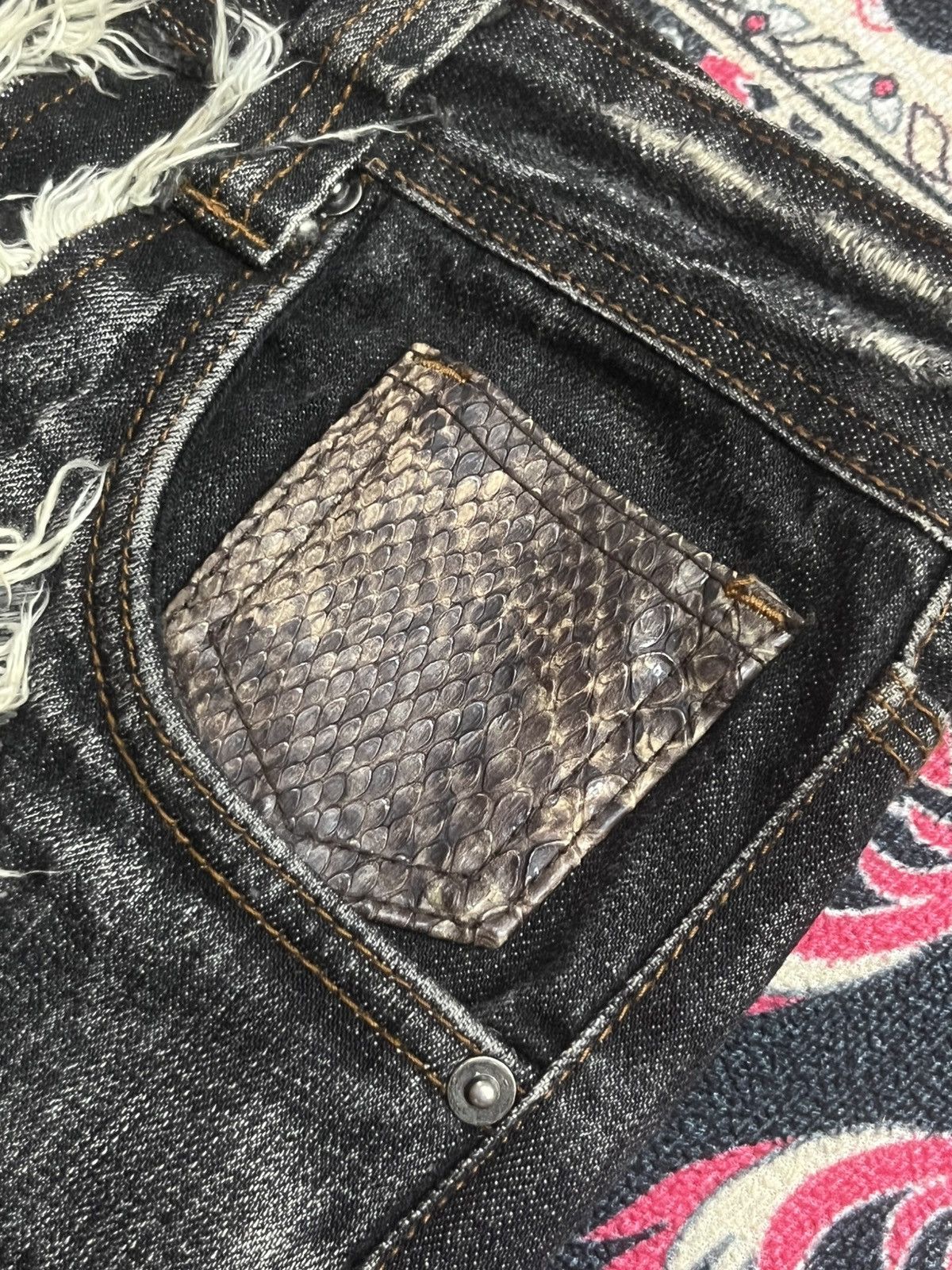 semanticdesign Semantic Design Snakeskin Distressing Fringe Mud Flare Jeans Size US 32 / EU 48 - 6 Thumbnail