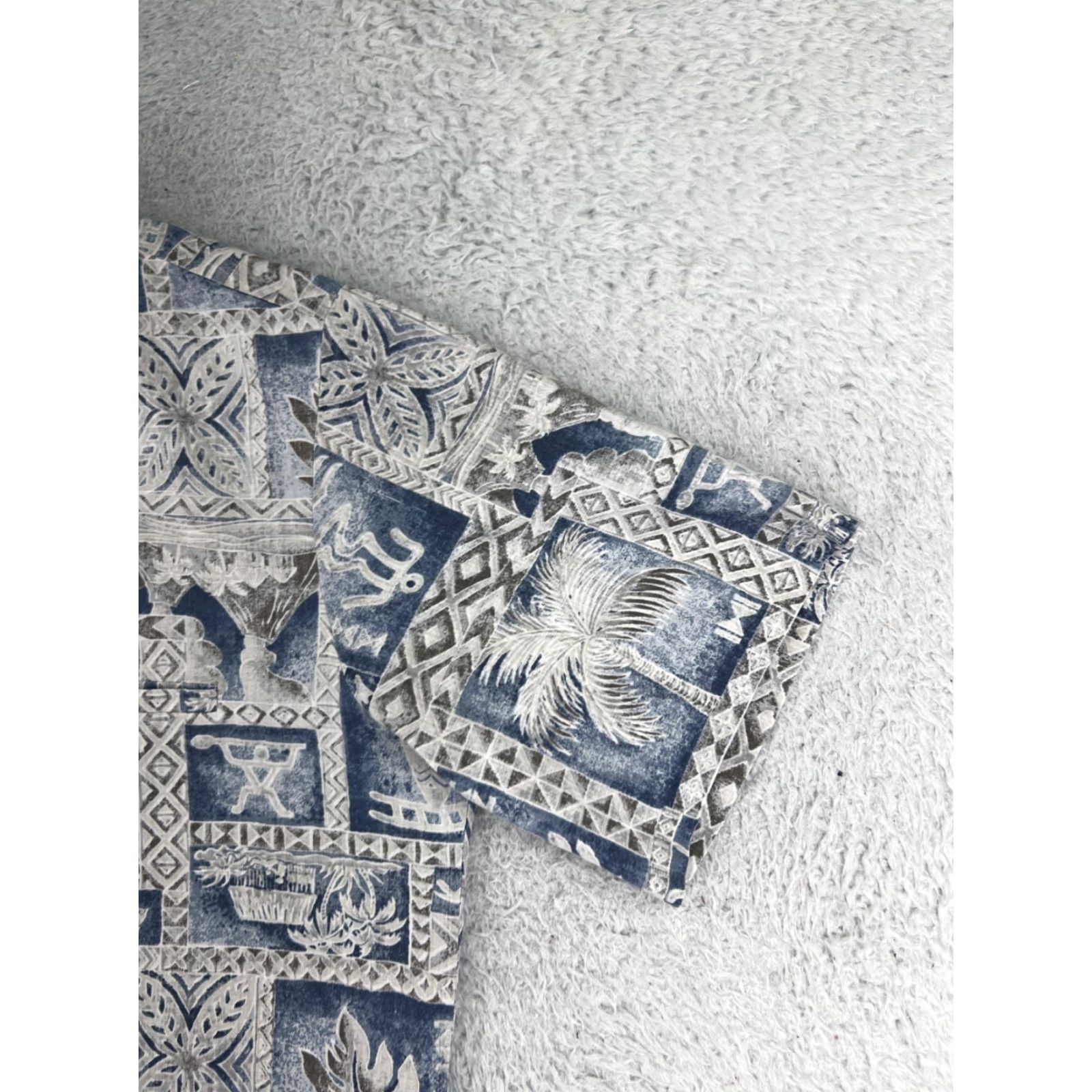 Vintage VINTAGE Royal Creations Shirt Mens Large Blue Hawaiian Tile Pattern Polyester Blend Size US L / EU 52-54 / 3 - 5 Thumbnail