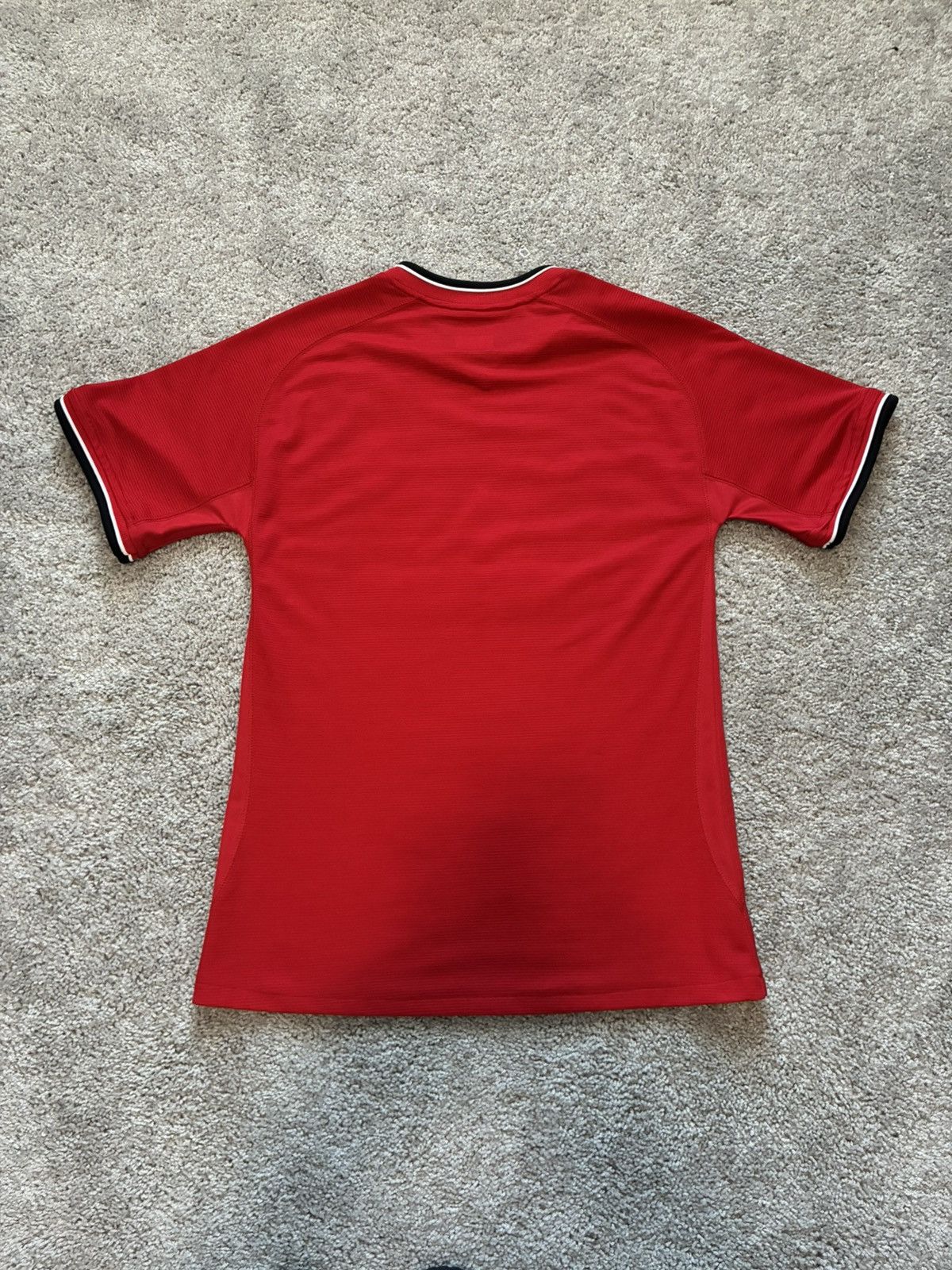 Umbro 2000/2002 Manchester United Home Kit Size US S / EU 44-46 / 1 - 2 Thumbnail