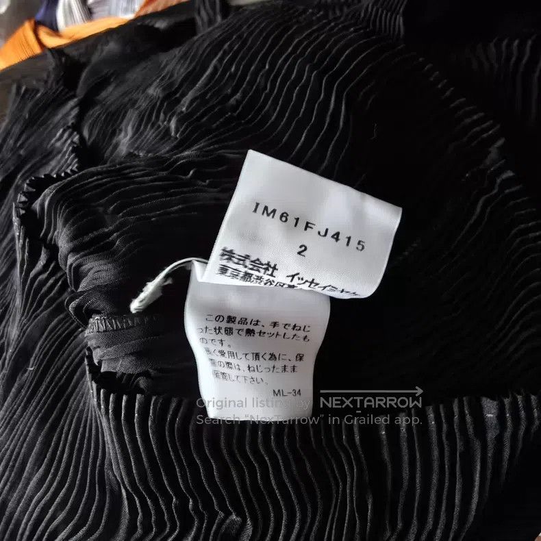Issey Miyake Issey Miyake Willow Leaf Pleated V-Neck Button-Down Shirt Size M / US 6-8 / IT 42-44 - 3 Thumbnail