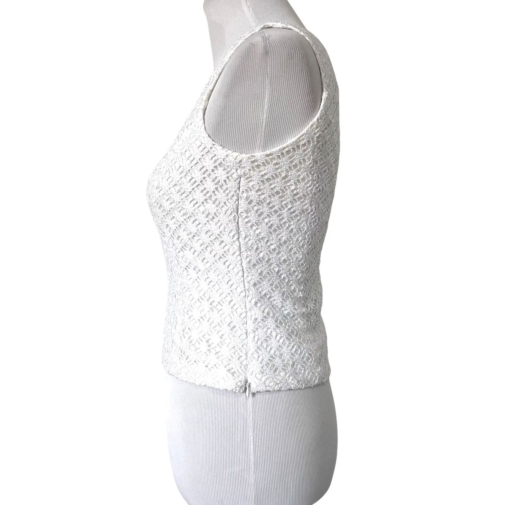 White House Black Market VINTAGE Tahari Arthur S Levine White Lace Tank Sleeveless Top Y2K V-Neck Womens Size 2 Size XS / US 0-2 / IT 36-38 - 4 Thumbnail