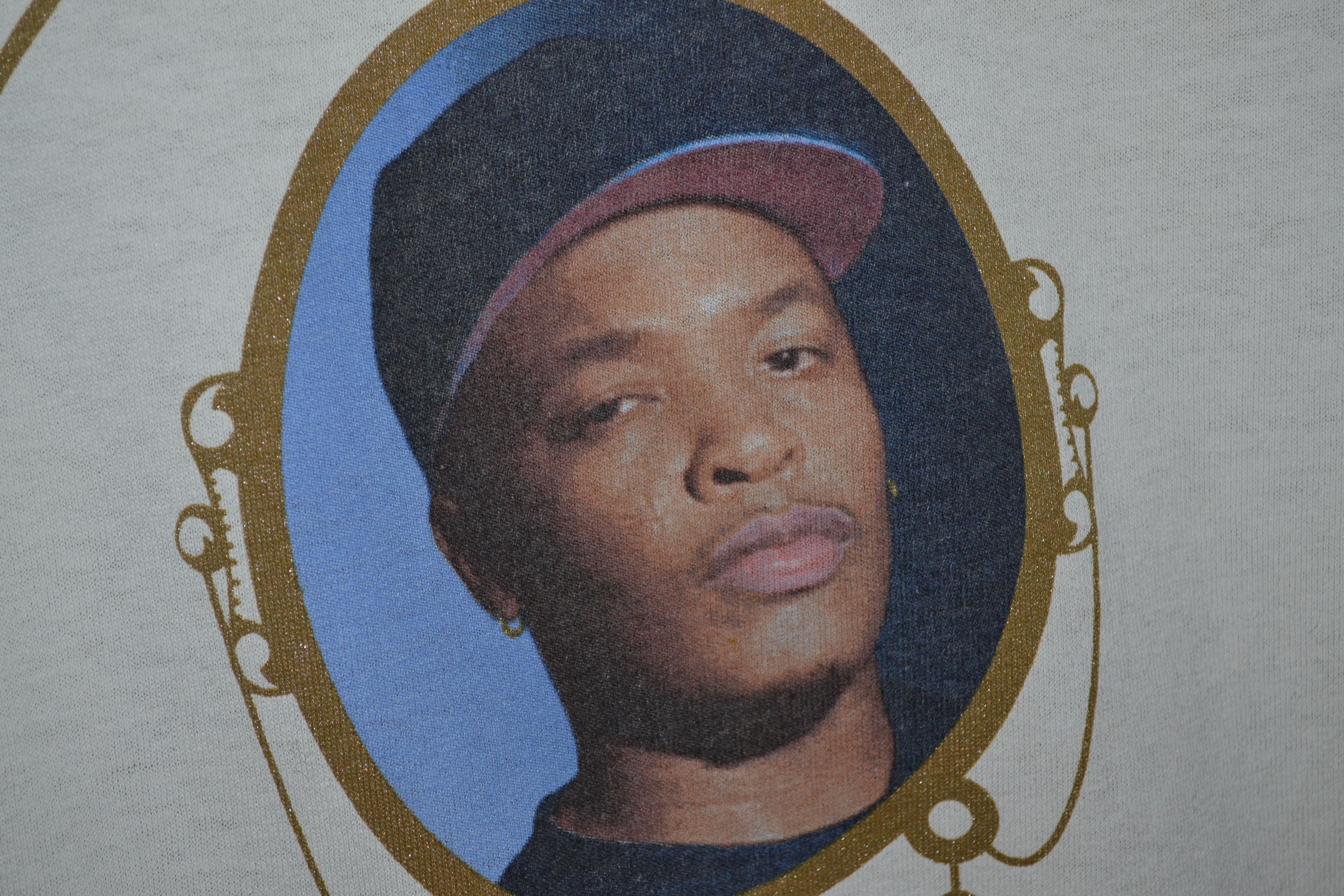 Band Tees Dr.Dre The Chronicle Vintage 2005 Glitter Print T-shirt M Size US M / EU 48-50 / 2 - 5 Thumbnail