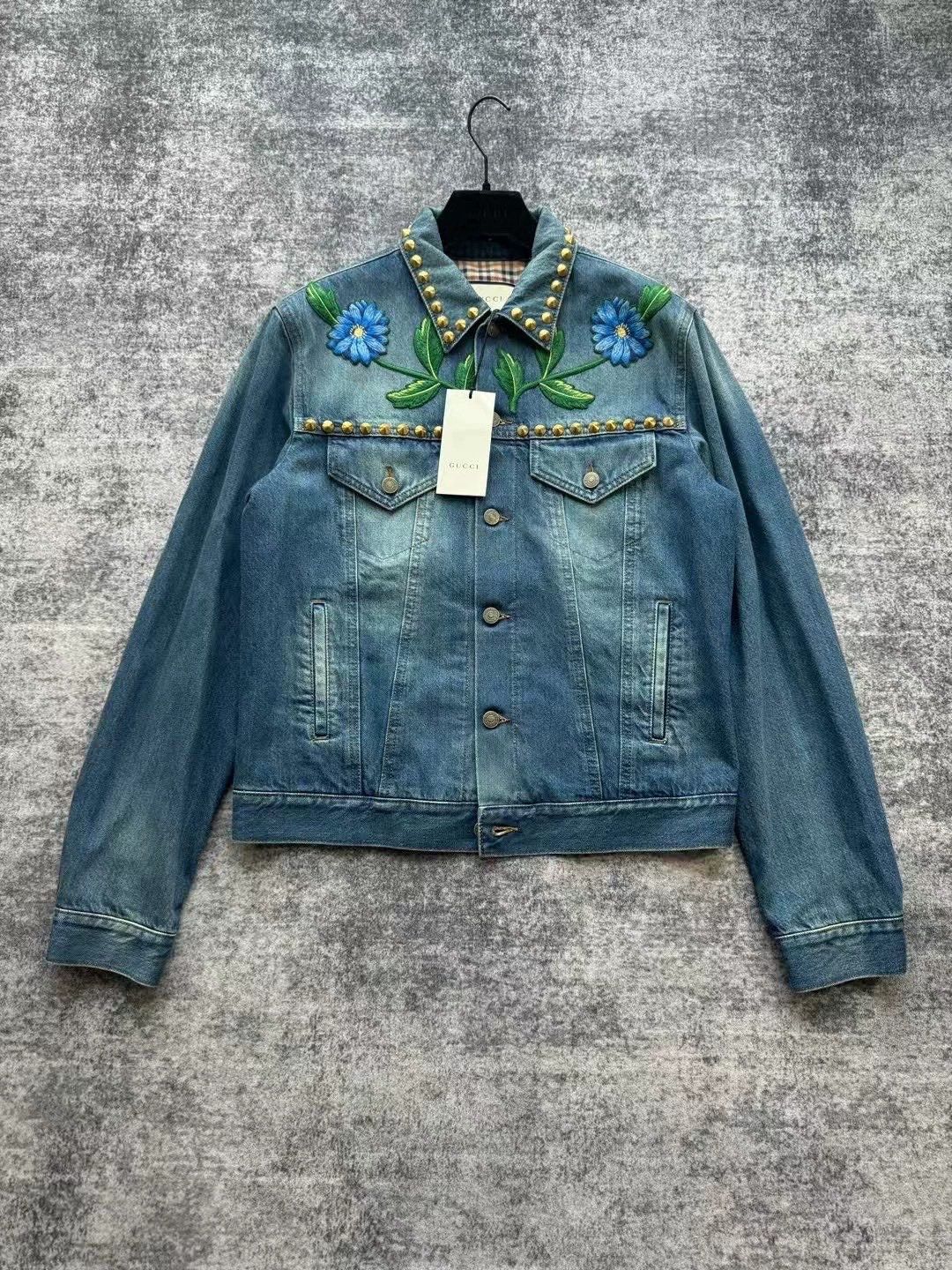 Gucci gucci embroidered denim jacket with studs Size XL / US 12-14 / IT 48-50 - 1 Thumbnail