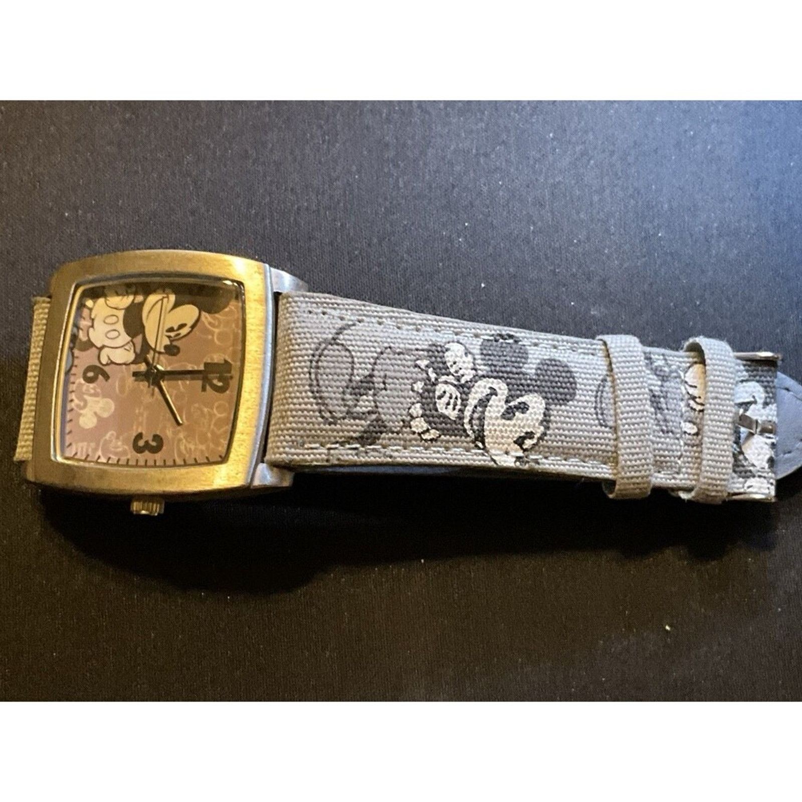 Disney Disney Parks Limited Release Watch EUC Needs Battery Size ONE SIZE - 3 Thumbnail