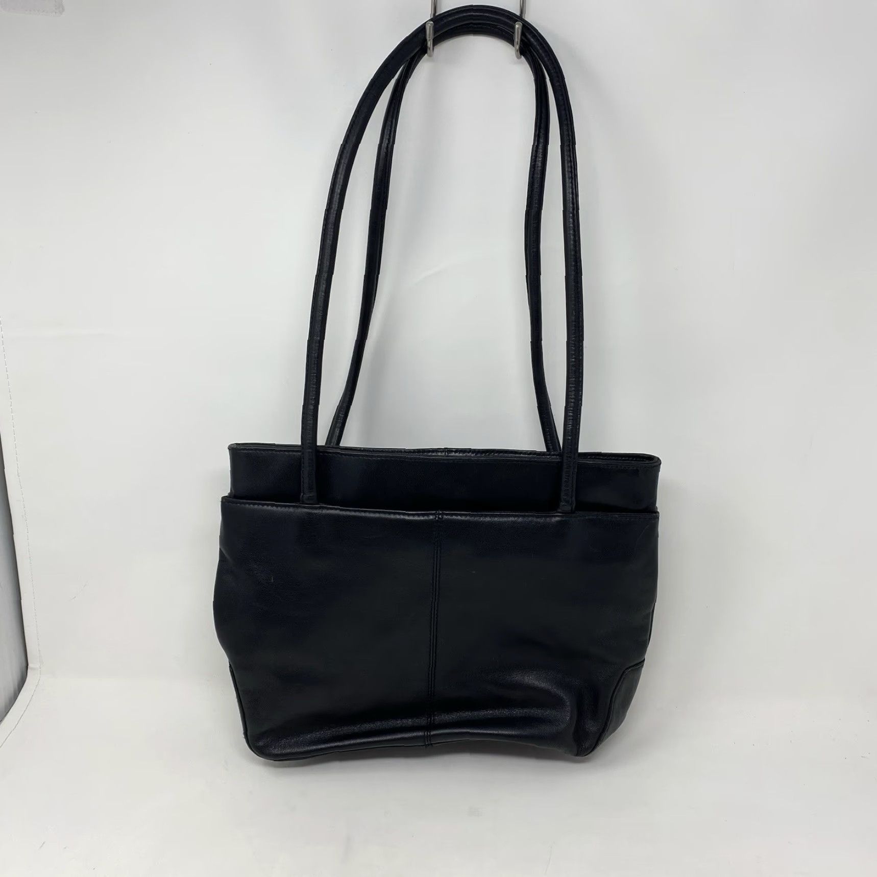 Etienne Aigner Vtg Etienne Aigner Black Leather Shoulder Bag Handbag Purse Y2K Minimalist Bag Women Small 9x12x3 Black Leather Shoulder Bag Vintage Size ONE SIZE - 5 Thumbnail