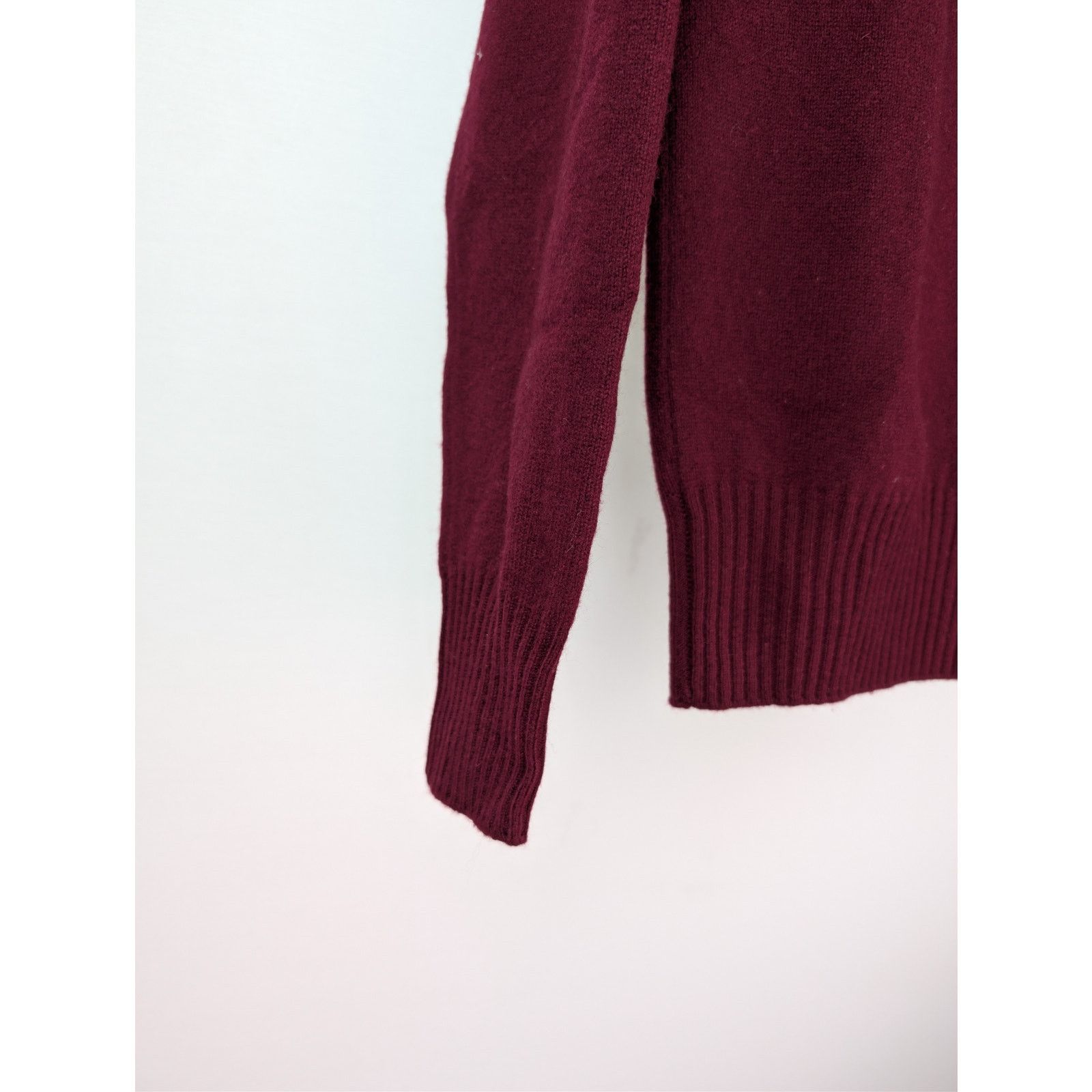 Tom Ford o1rshd1 CC20 Crewneck Sweater in Burgundy Size US M / EU 48-50 / 2 - 6 Thumbnail