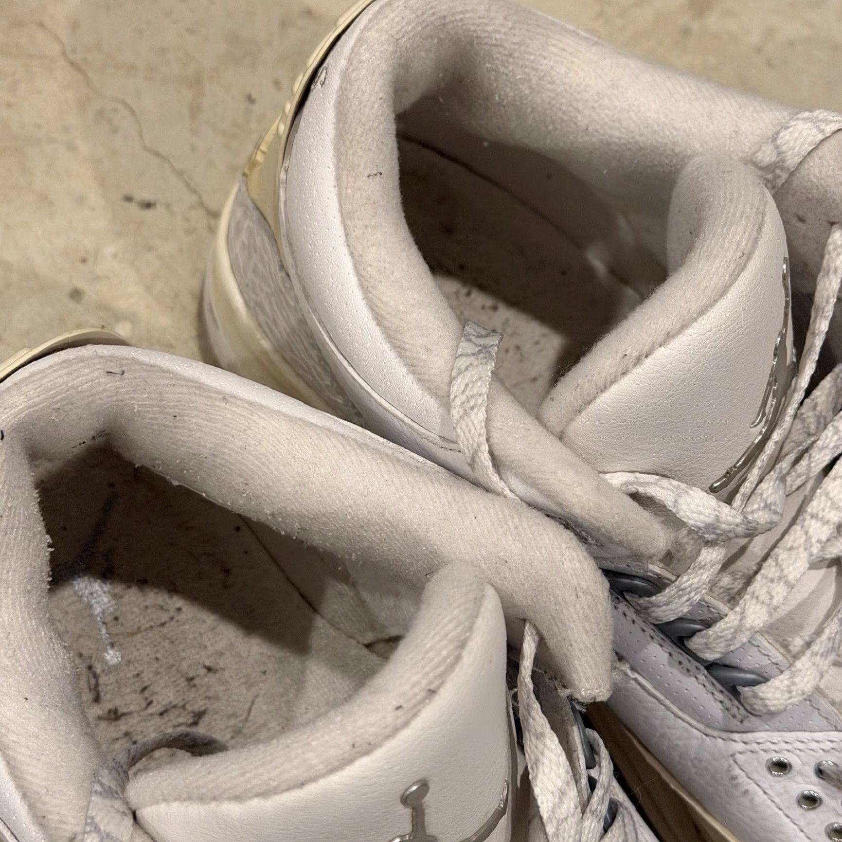Jordan Brand VINTAGE Air Jordan 3 Retro Silver Anniversary Sneaker 11.5 Mens White/Metallic Silver Money Retro 2010 Size US 12 / EU 45 - 3 Thumbnail