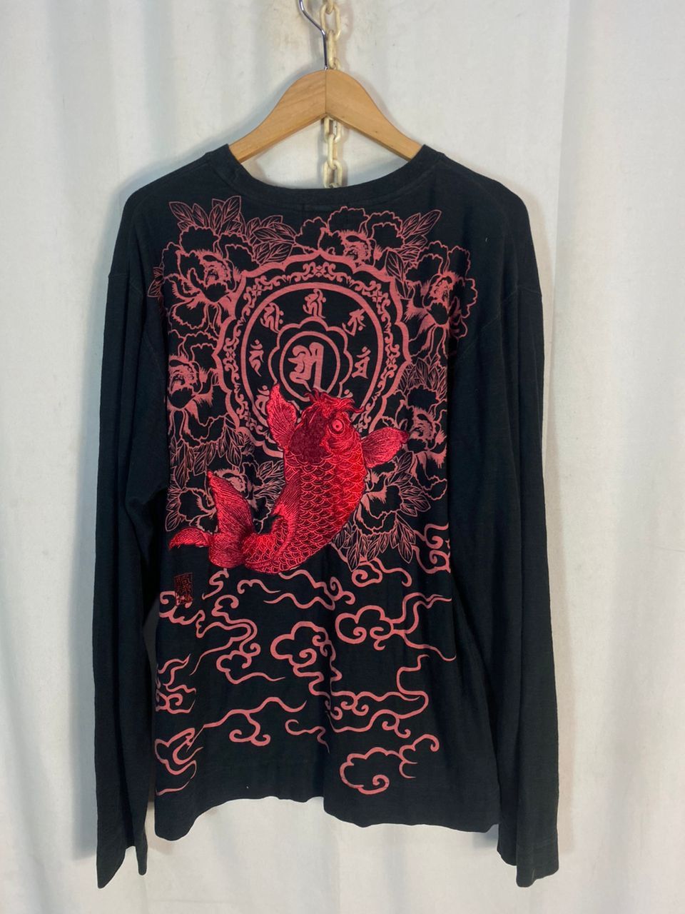 Japanese Brand Karakuri tamashi embroidered koi fish long sleeve tshirt Size US L / EU 52-54 / 3 - 9 Thumbnail