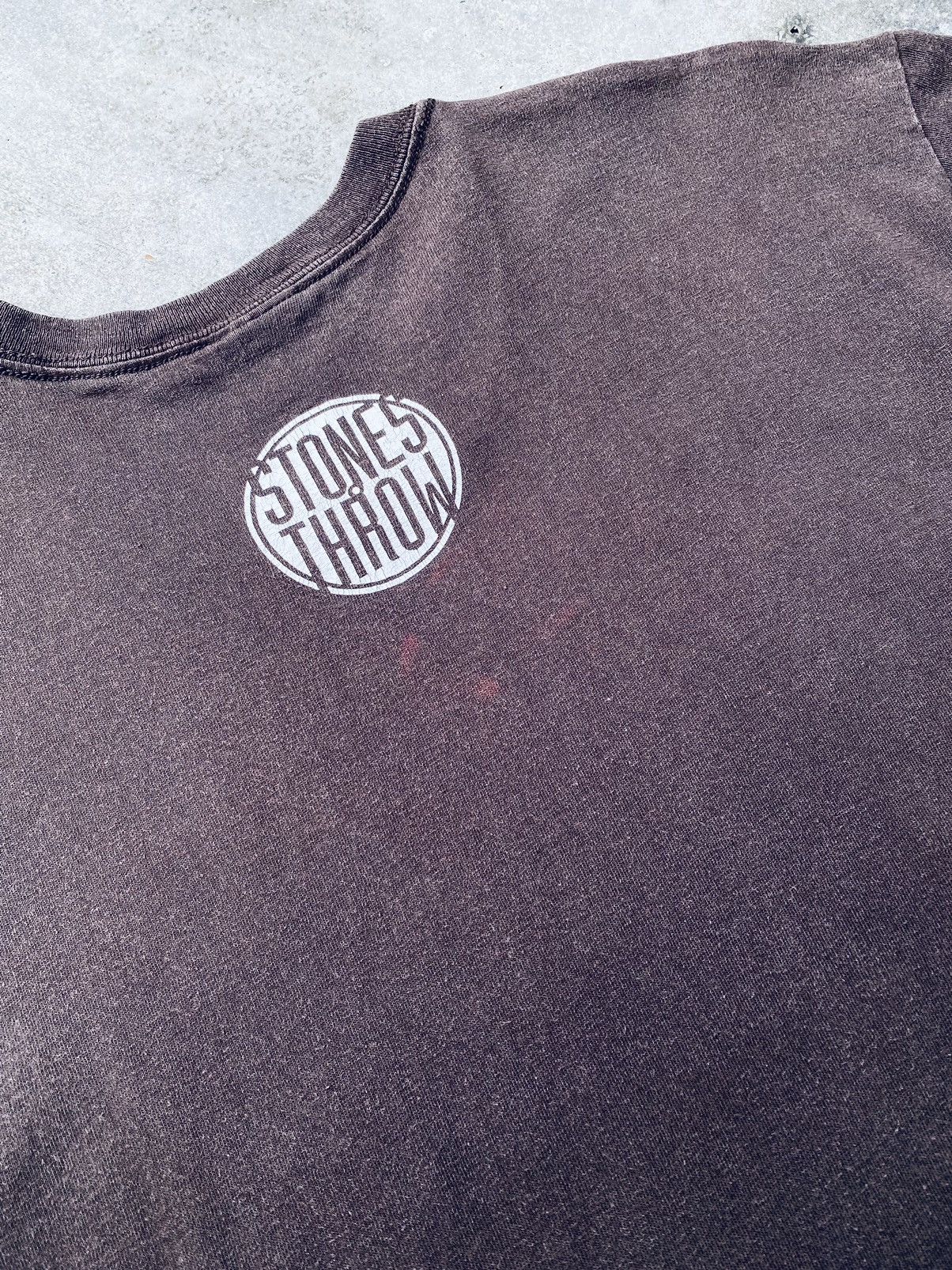 Band Tees Vintage Y2k JDilla Donuts Stones Throw Record Band Tee (RIP) Size US L / EU 52-54 / 3 - 7 Thumbnail