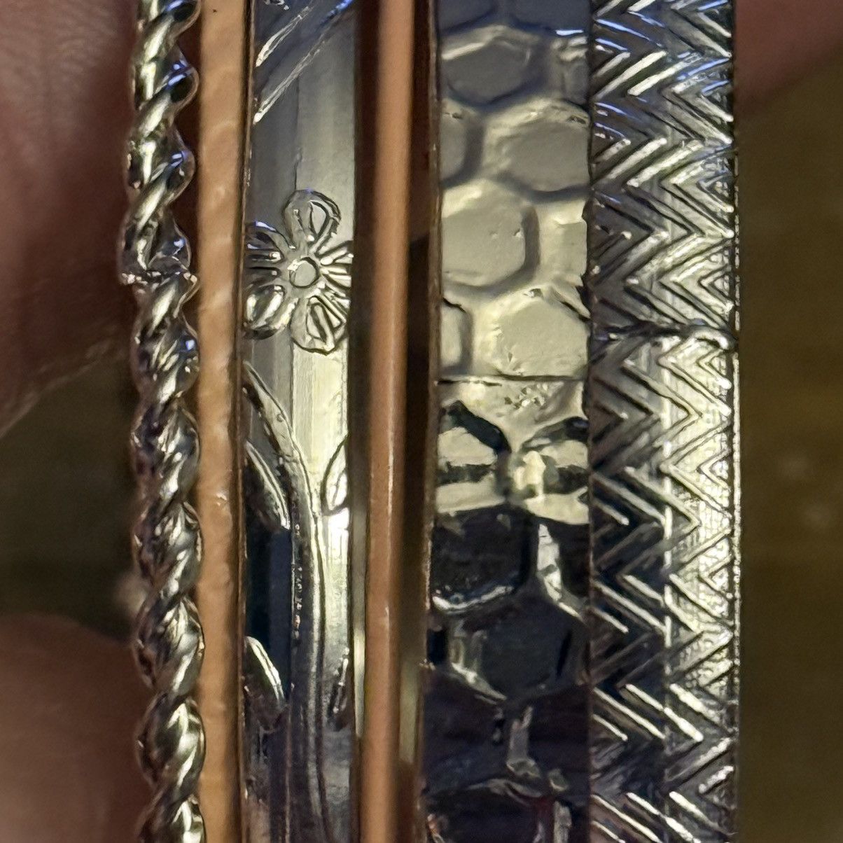 Other Silver tone bangle bracelet set Size ONE SIZE - 4 Thumbnail