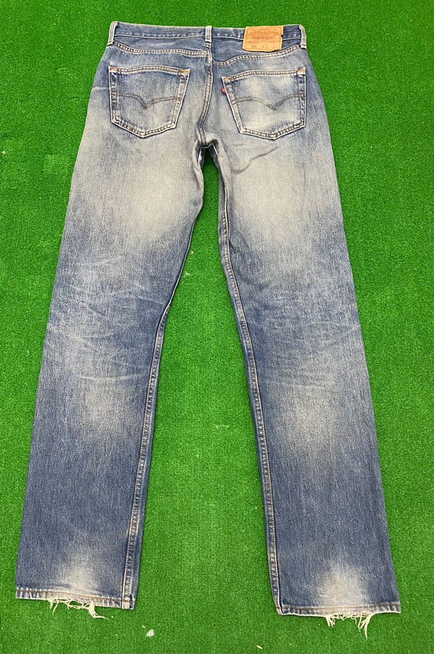 Levi's 💥BEST OFFER💥VINTAGE LEVIS 501 KURT COBAIN DISTRESSED DENIM Size US 32 / EU 48 - 2 Thumbnail