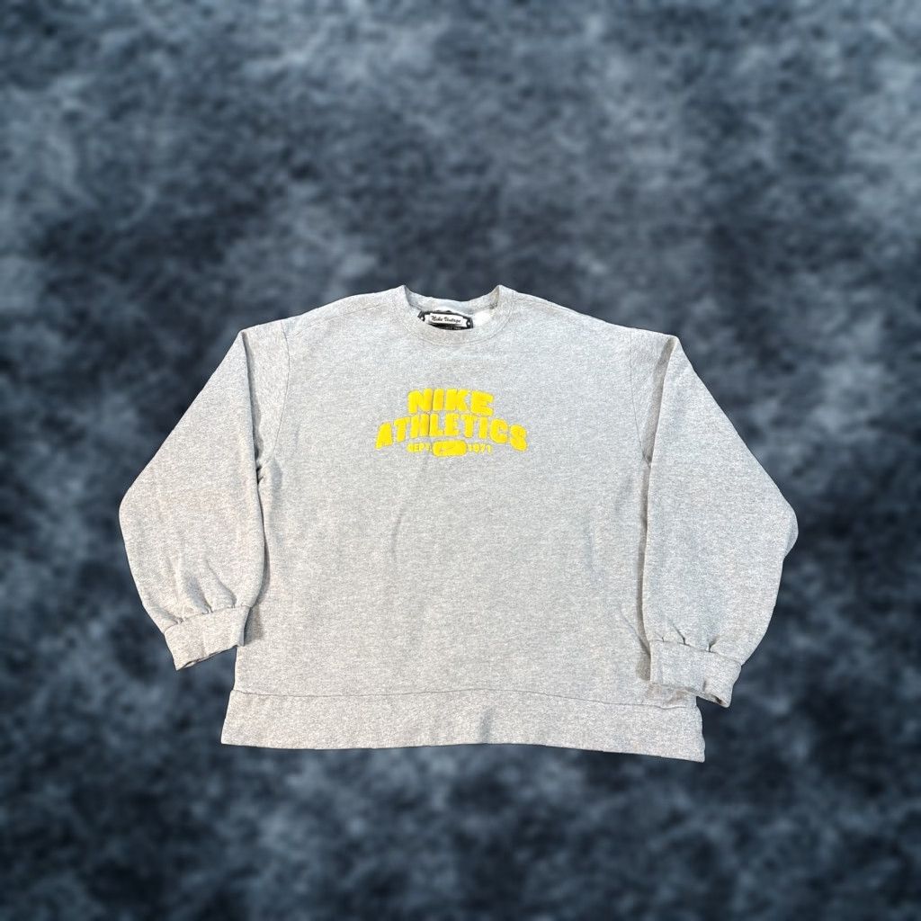 Nike VINTAGE Nike Sweatshirt Mens L Athletics Gray Distressed 90s Fleece Pullover Heavyweight Graphic Print Size US L / EU 52-54 / 3 - 1 Thumbnail