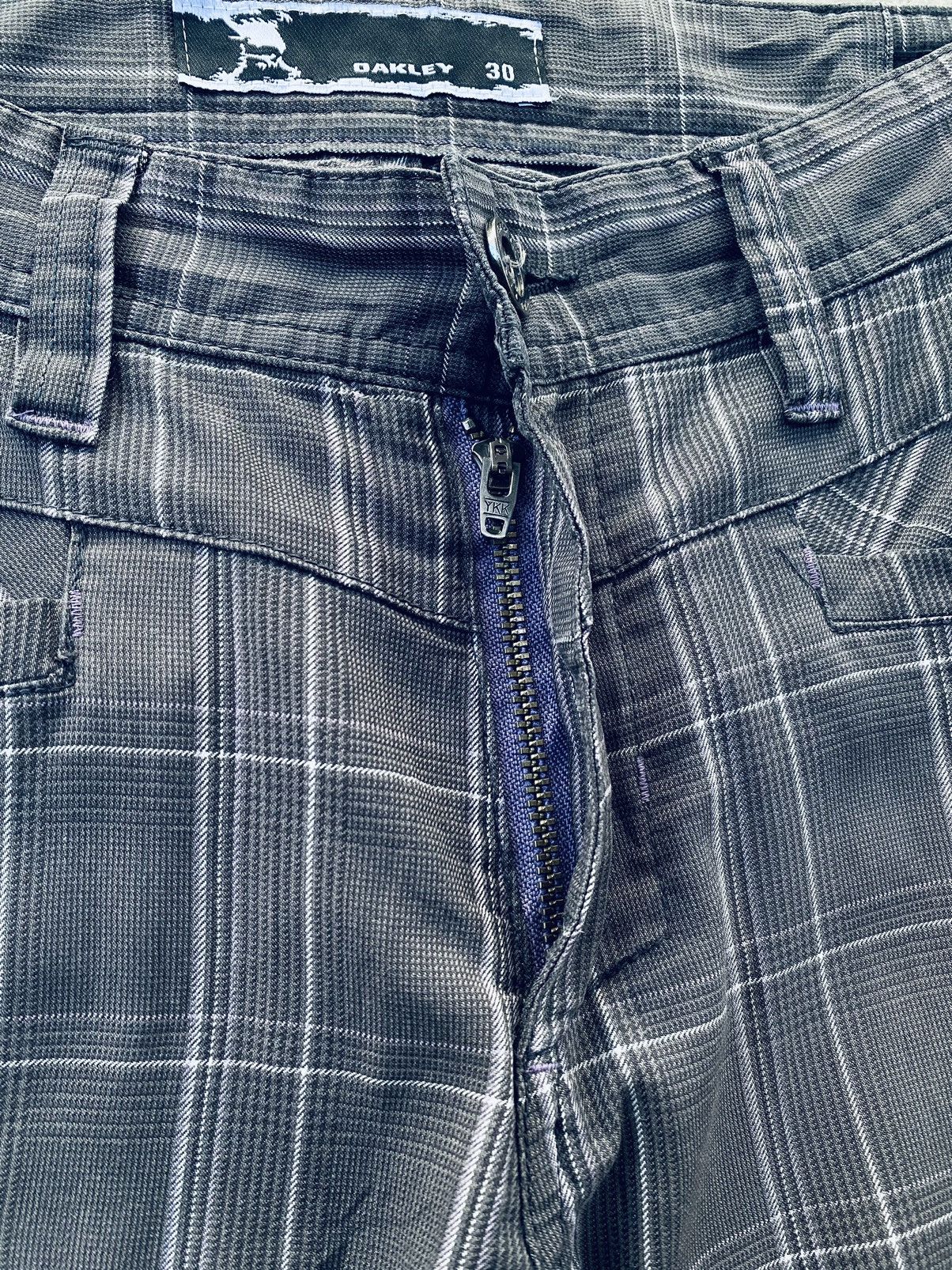Oakley Vintage Oakley Plaid Cargo Pants Distressed Size 30" / US 8 / IT 44 - 7 Thumbnail