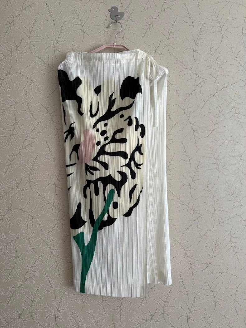 Issey Miyake Issey Miyake size:3 White pleated skirt Size 42" / US 20 - 1 Thumbnail