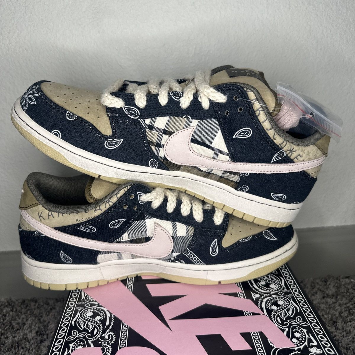 Nike Size 10 - Nike Travis Scott x SB Dunk Low Cactus Jack Size US 10 / EU 43 - 3 Thumbnail