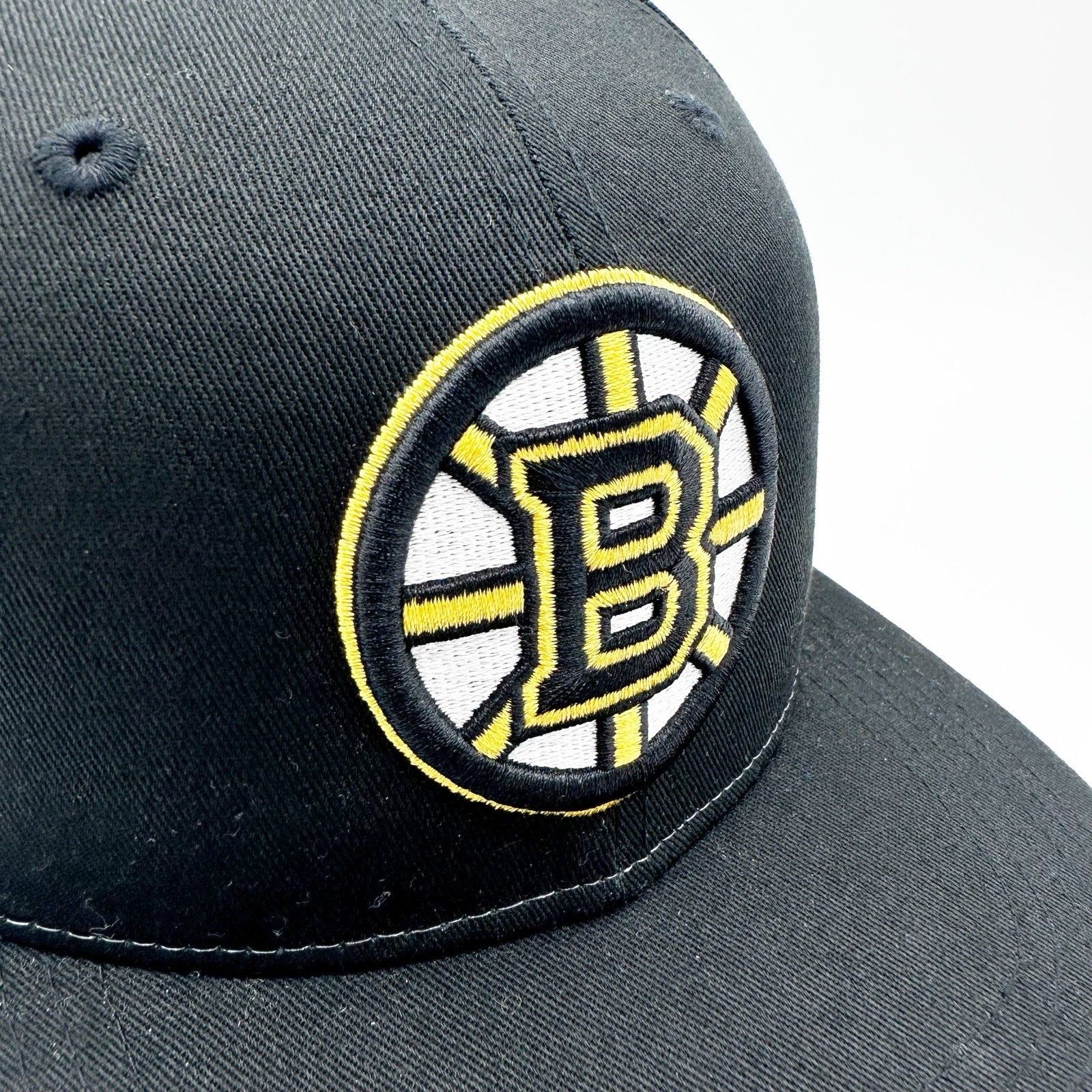Starter Vintage Starter Boston Bruins Floral Wraparound Snap Back Size ONE SIZE - 3 Thumbnail