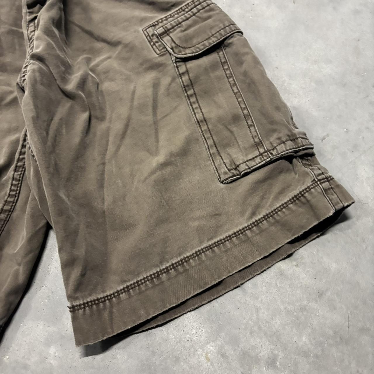 Japanese Brand × Vintage Crazy Vintage Y2K/2000s Baggy Faded Brown Skater Style Cargo Shorts! Size US 33 - 3 Thumbnail