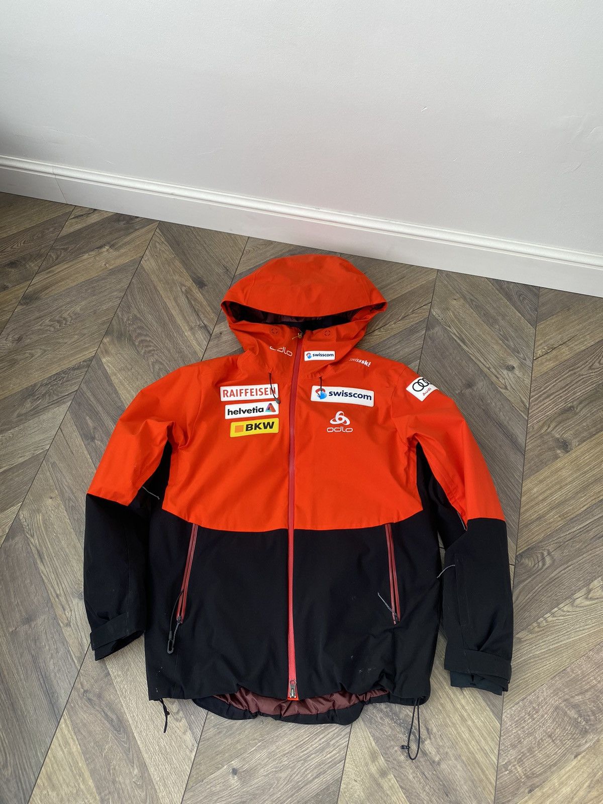 Odlo × Vintage Vintage Odlo Swiss Ski Team red Jacket Size US L / EU 52-54 / 3 - 1 Thumbnail
