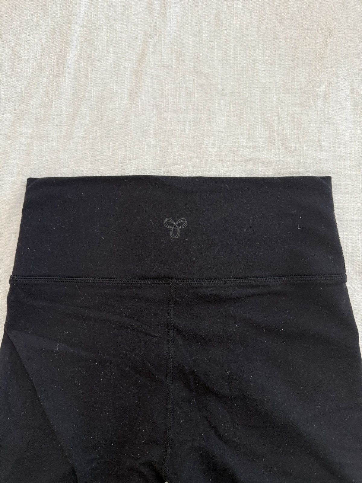 Aritzia Aritzia TNA Life Cheeky 7” Biker Shorts Size 28" / US 6 / IT 42 - 1 Thumbnail