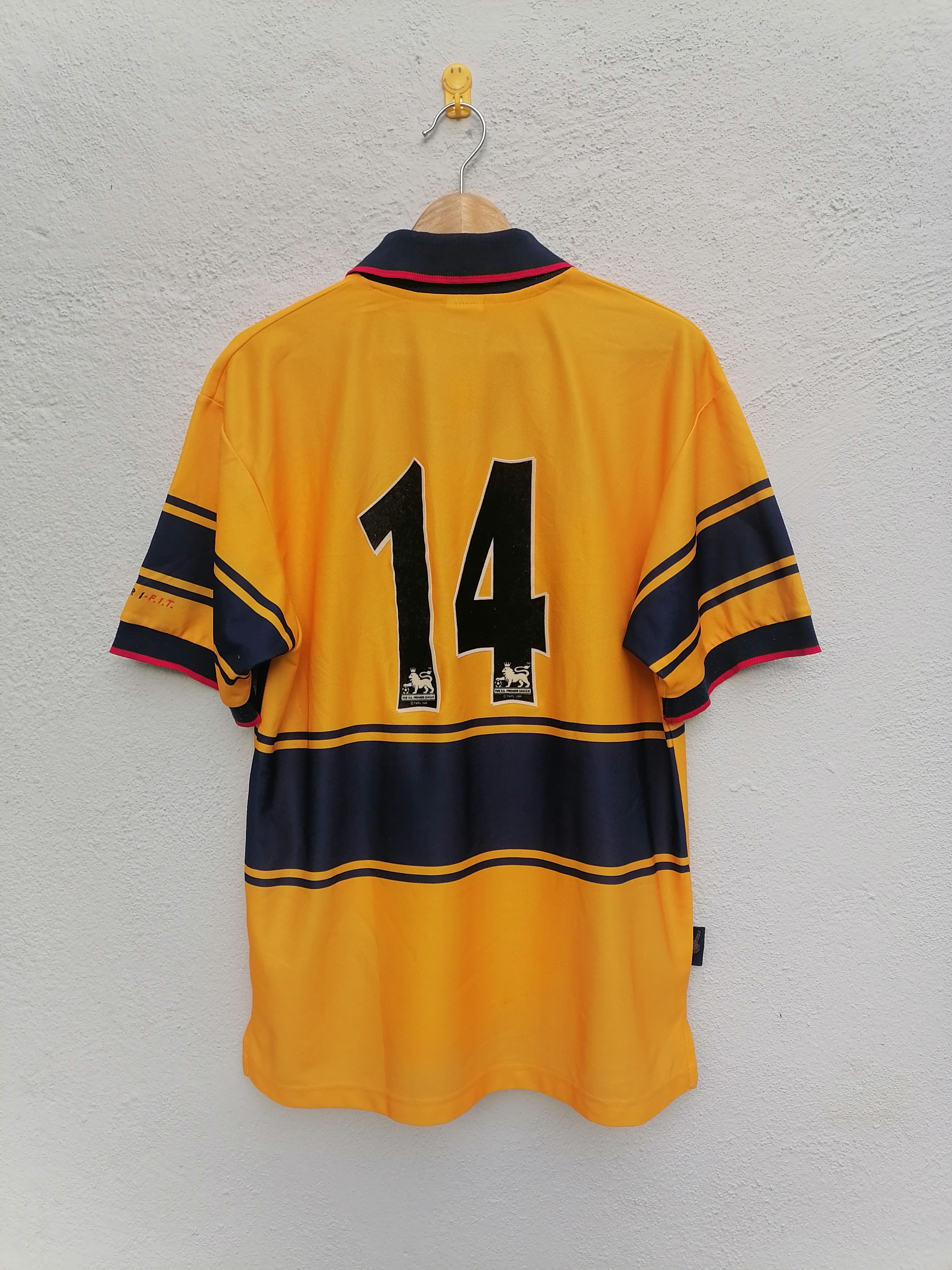 Nike × Vintage Vintage Arsenal JVC 97-99 Away Football Jersey Size US M / EU 48-50 / 2 - 9 Thumbnail