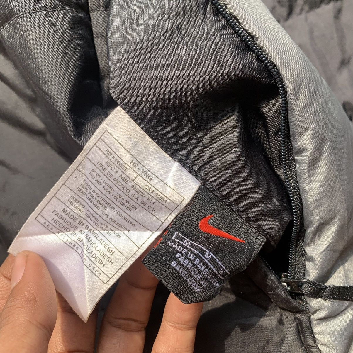 Nike 90s NIKE REVERSIBLE VINTAGE OVERSIZED PUFFER DOWN JACKET Size US L / EU 52-54 / 3 - 8 Thumbnail