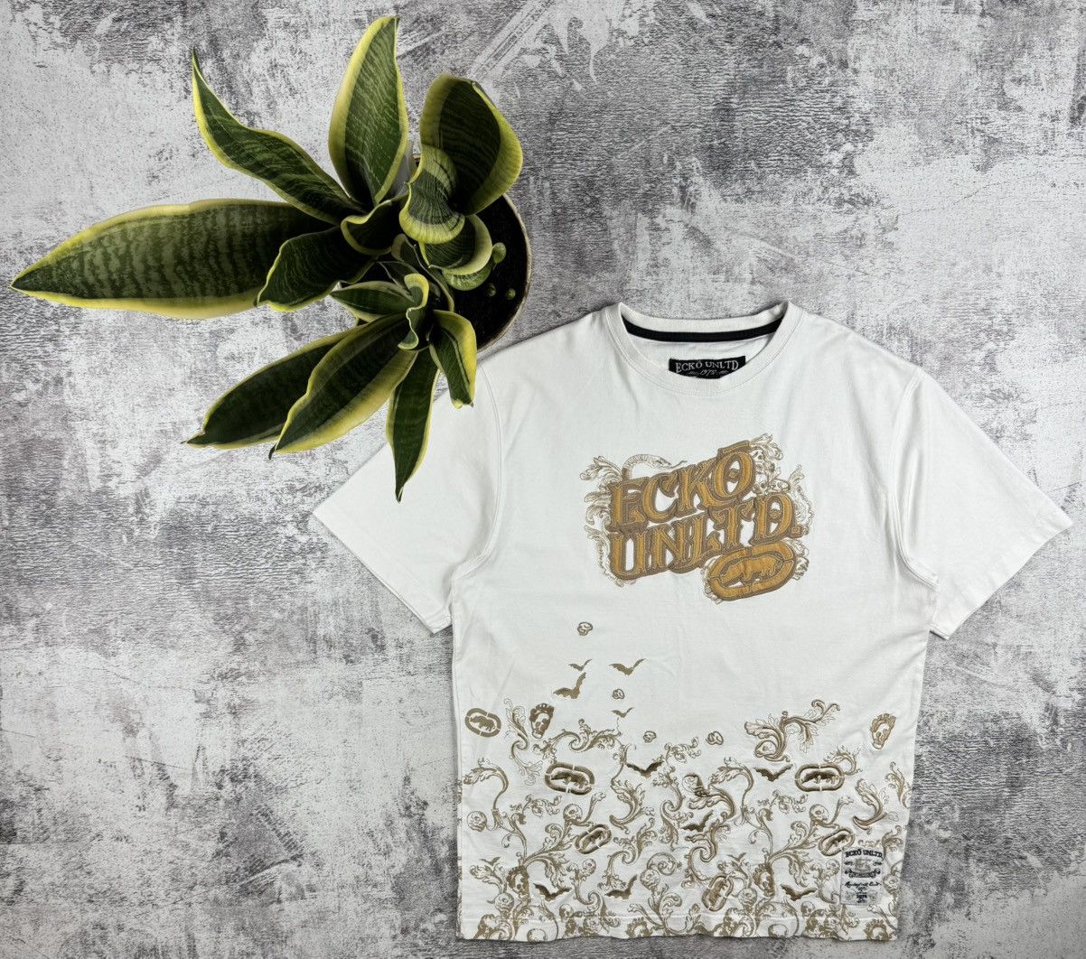 Vintage Ecko Unltd Skate Rap Gold Print Hip Hop Rap White Skull Y2K T Shirt Tee