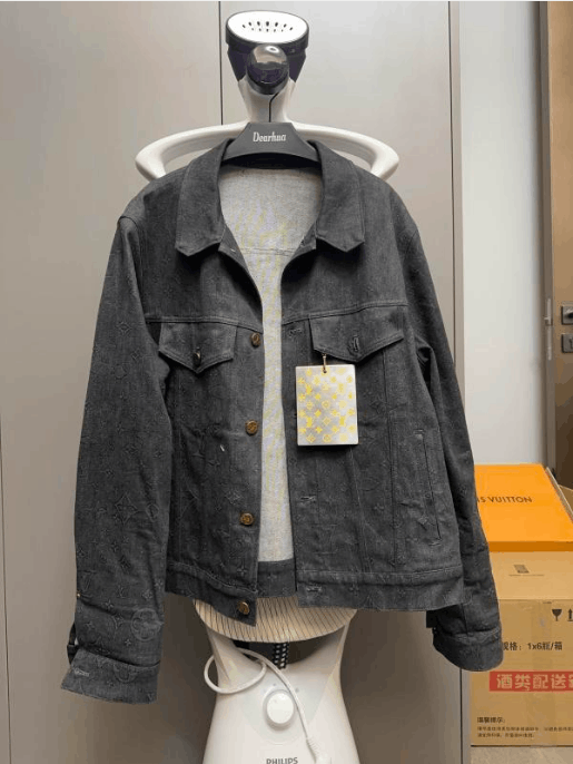 Louis Vuitton casual jacket 52 Size US L / EU 52-54 / 3 - 1 Thumbnail