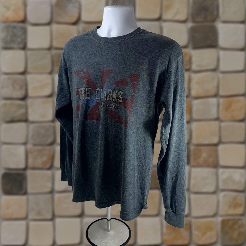 Clarks Gildan Ultra Cotton The Clarks Restless Days Long Sleeve Crew Neck Gray Shirt Men M Size US M / EU 48-50 / 2 - 1 Thumbnail