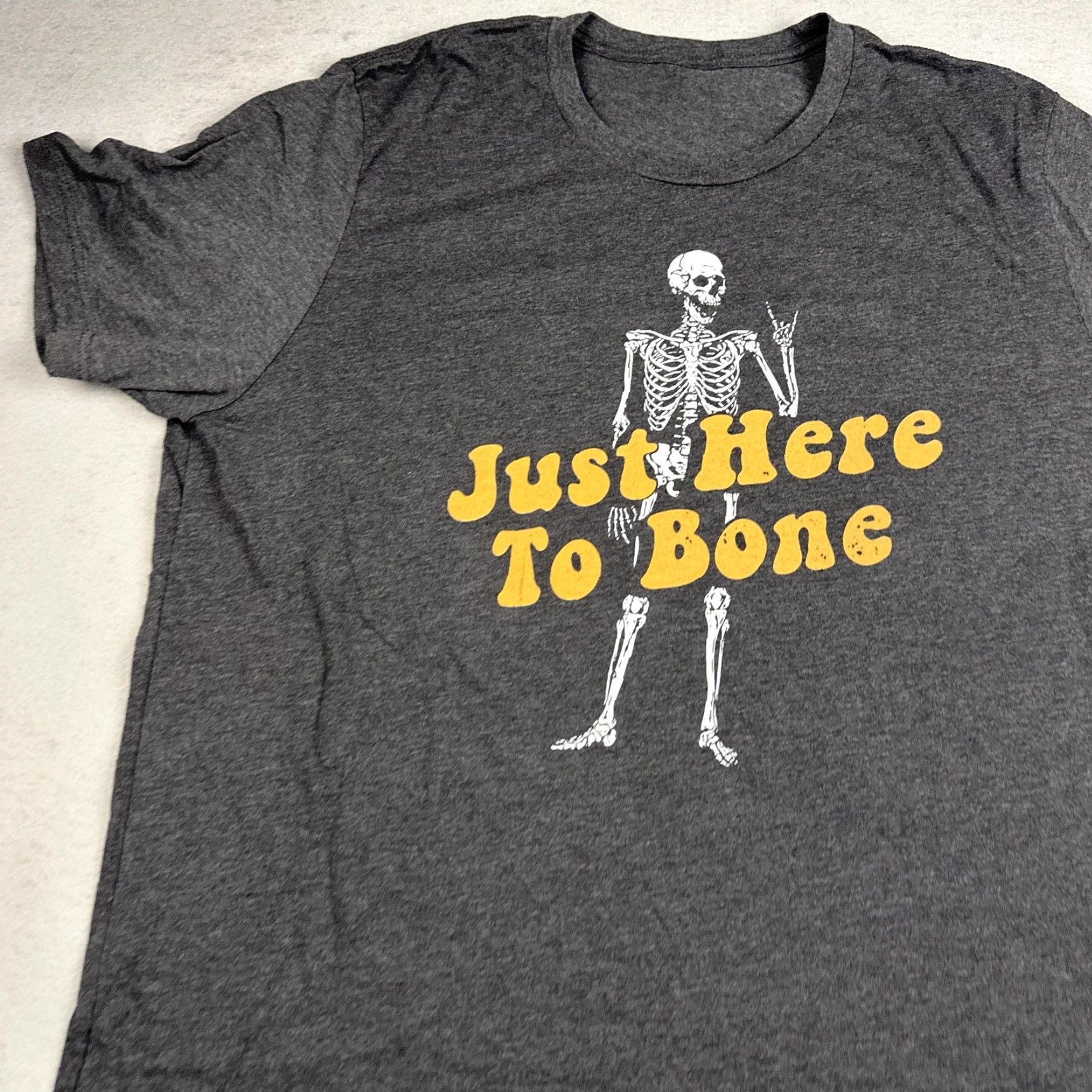 Hereu Just Here To Bone Shirt Adult XL Gray Skeleton Graphic Funny Halloween Tee Mens Size US XL / EU 56 / 4 - 4 Thumbnail