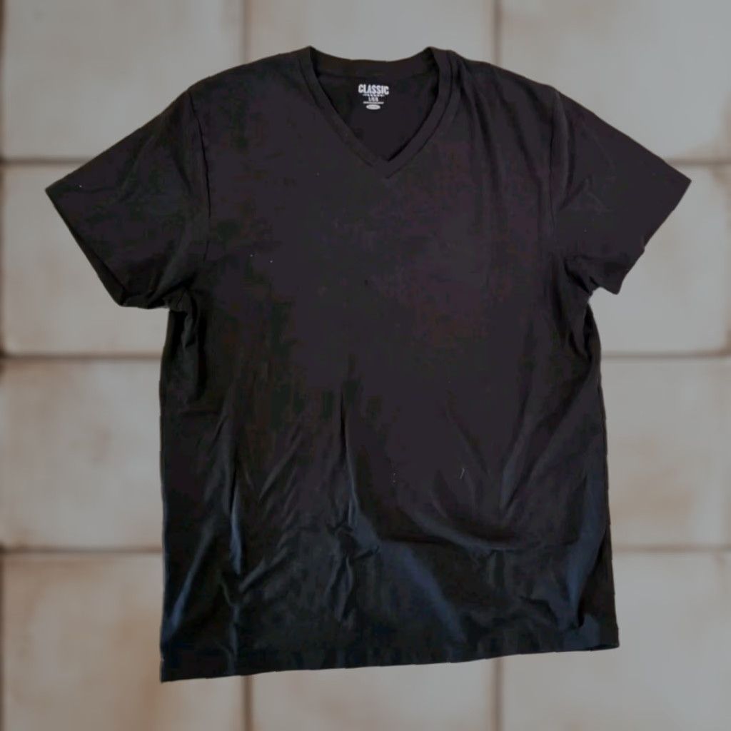 Old Navy VINTAGE Old Navy T-Shirt Black Solid V-Neck Short Sleeve Men L Size US L / EU 52-54 / 3 - 1 Thumbnail