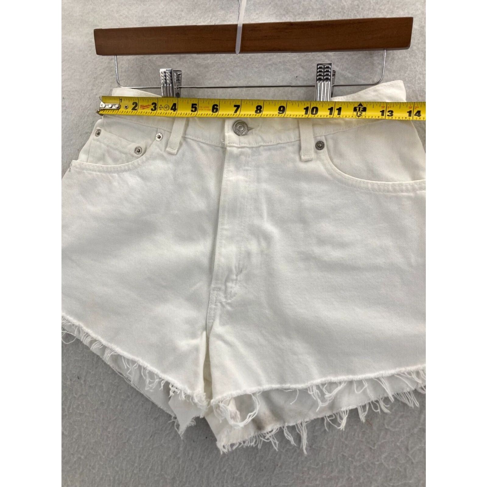 Levi's Womens Levis 550 Shorts High Rise White Denim Raw Hem Extra Large XL Size 32" / US 10 / IT 46 - 2 Thumbnail