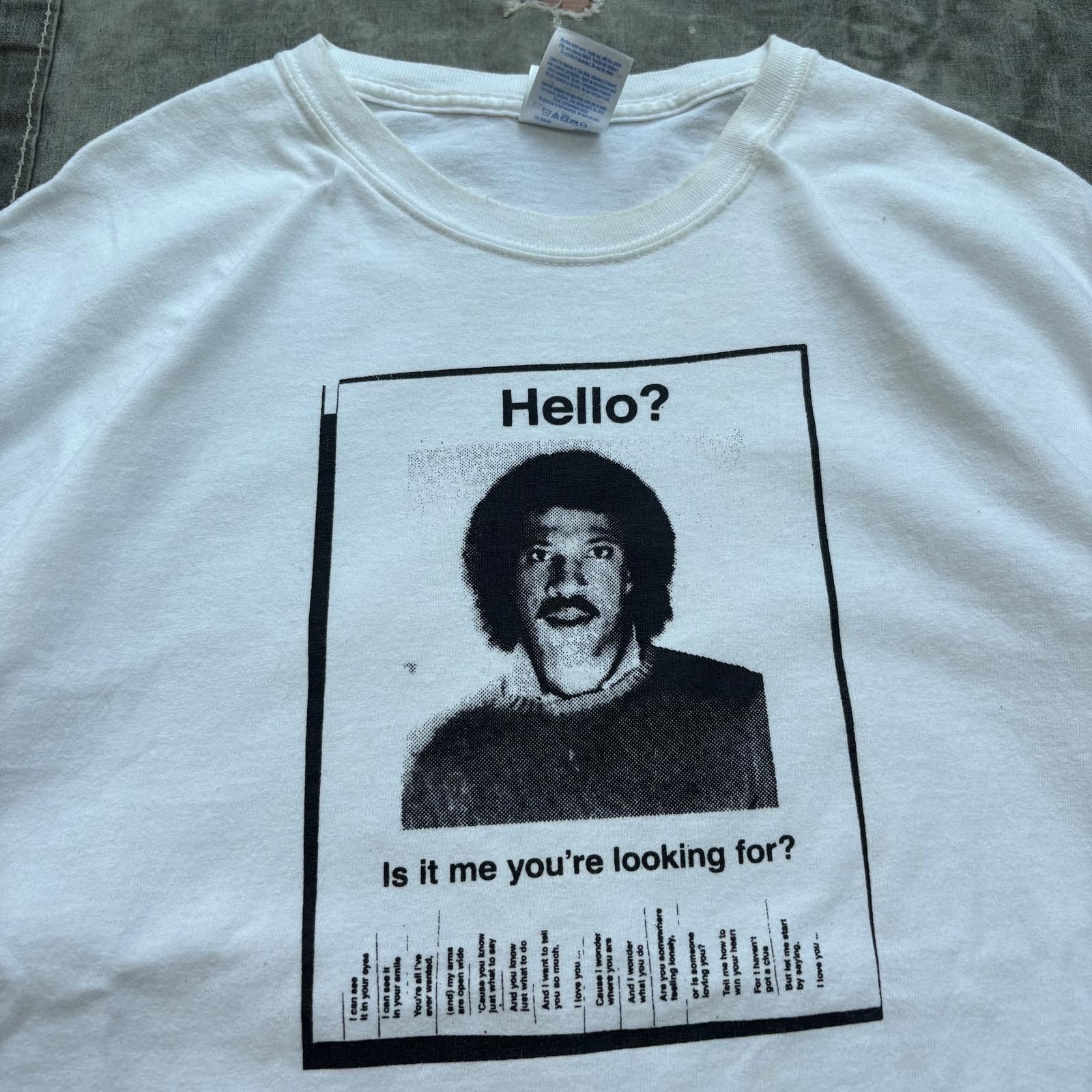 Band Tees Vintage Y2K Rare Lionel Richie Hello Song Music Shirt Size US XL / EU 56 / 4 - 2 Thumbnail