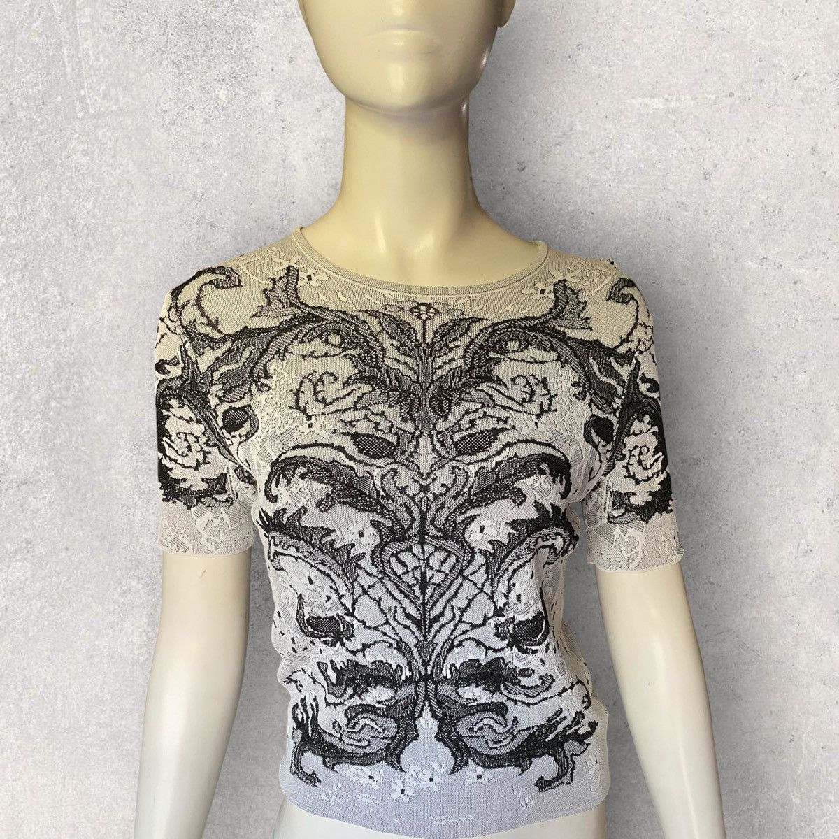 Alexander McQueen Spine Lace Silk/Rayon Blend Knit Blouse Size L / US 10 / IT 46 - 2 Thumbnail