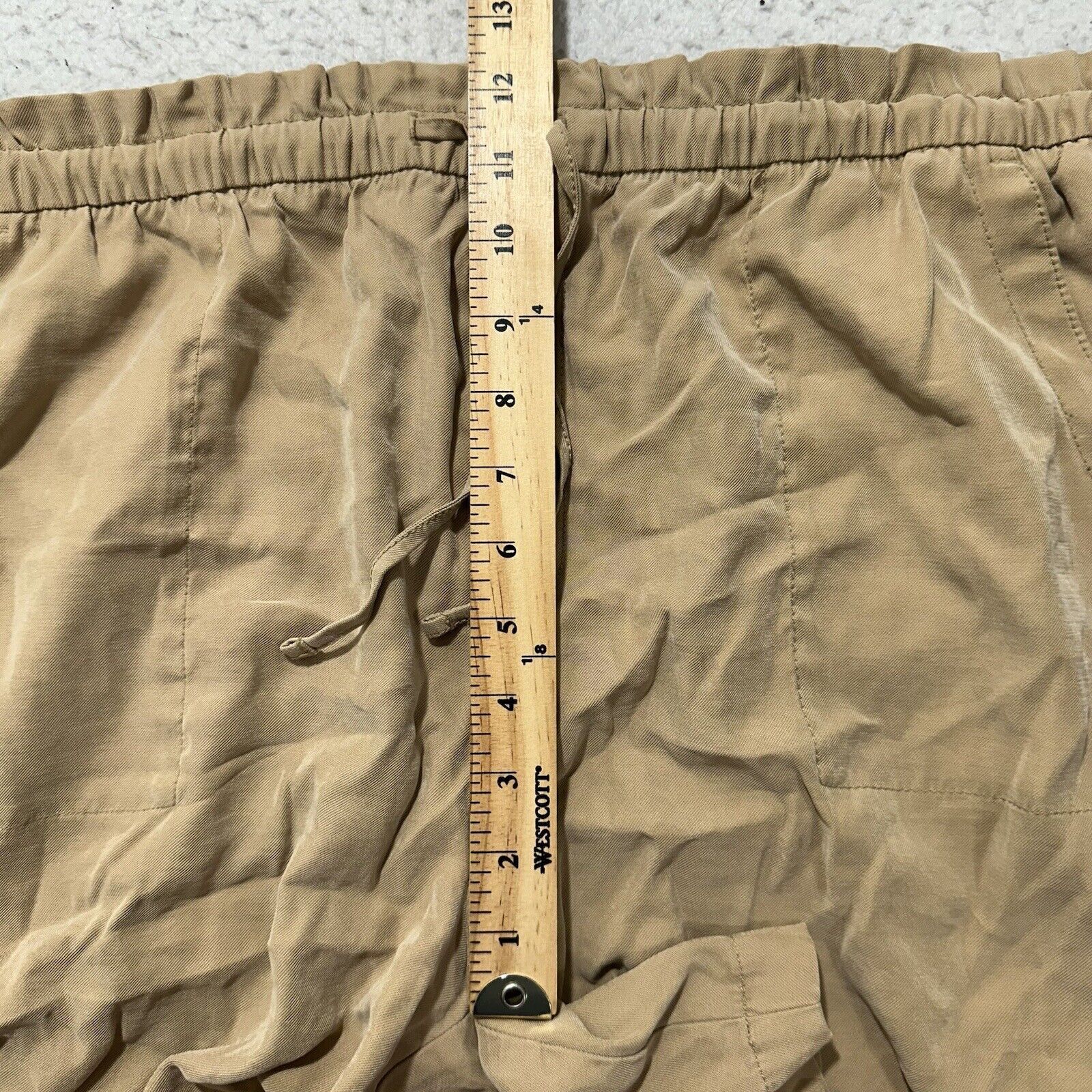 Old Navy Old Navy XL Drawstring Shorts 5" Inseam High Rise Stretch Size 40" / US 18 - 11 Thumbnail