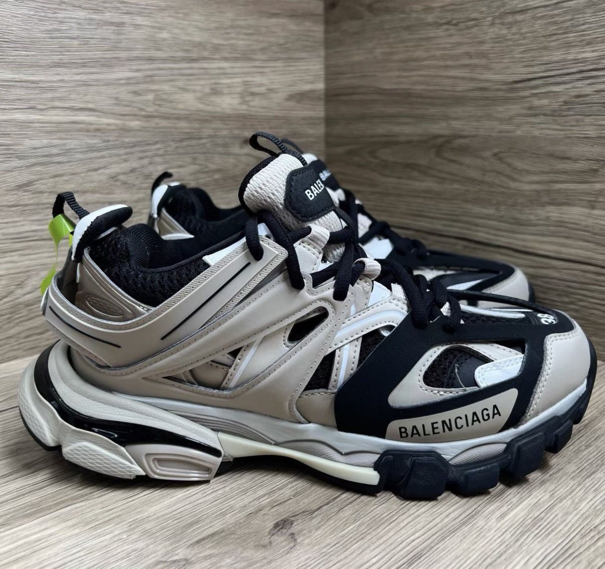 Balenciaga Balenciaga Track Off-white & Black Dad Sneakers J41 Size US 8 / IT 38 - 3 Thumbnail