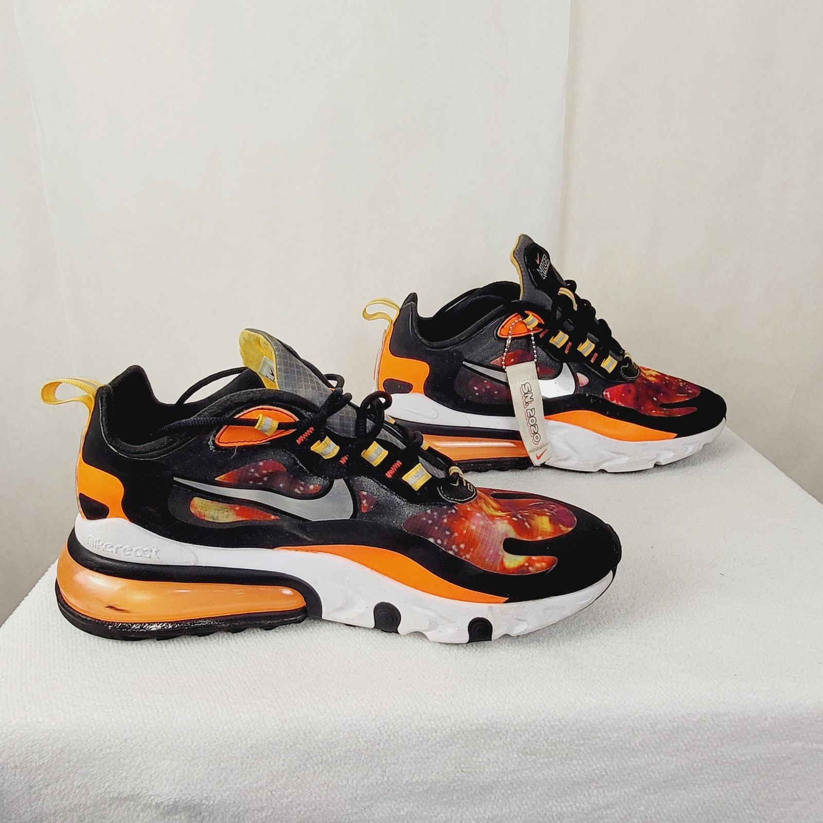 Nike Nike 270 React Mens black Supernova galaxy sneakers Size 8 Size US 8 / EU 41 - 2 Thumbnail