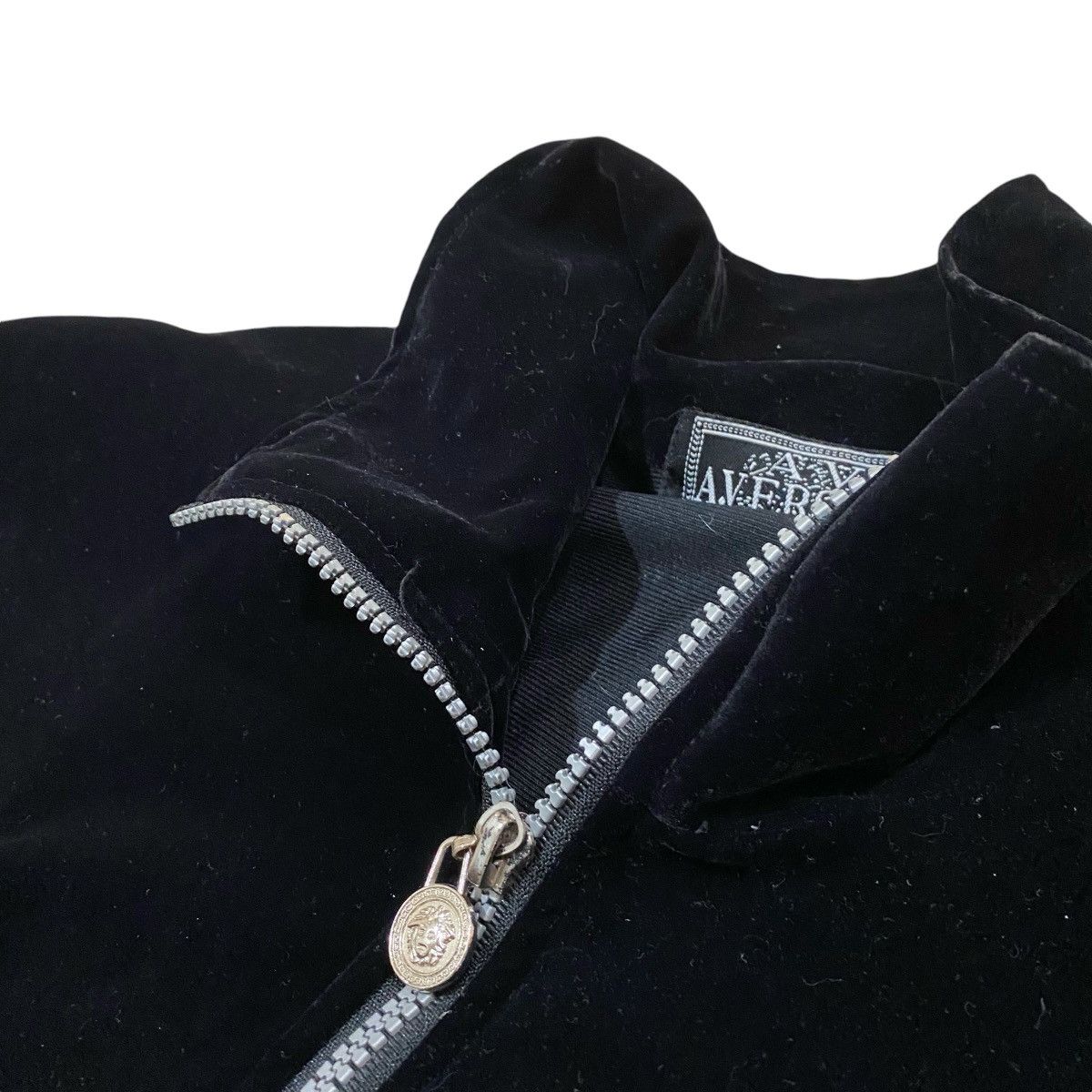 Designer × Velvet 🔥VINTAGE A.VERSACE MEDUSA BIG LOGO VELVET JACKET Size US L / EU 52-54 / 3 - 10 Thumbnail