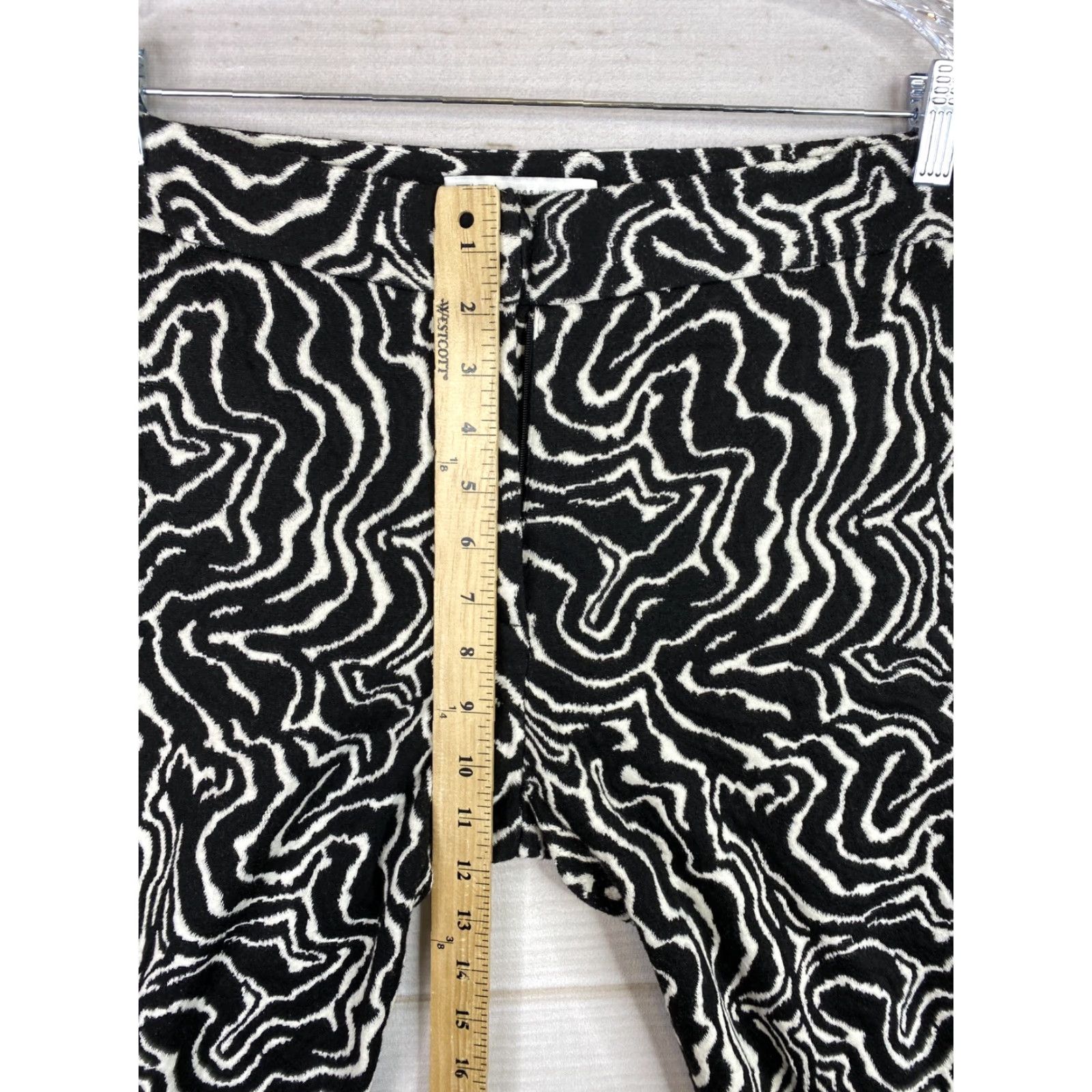 Zara Zara Pants Womens S Black White Knit Ankle Trousers Stretch Tapered Leg Multicolor Animal Print Pockets Fall Spring Summer Winter Size 28" / US 6 / IT 42 - 5 Thumbnail