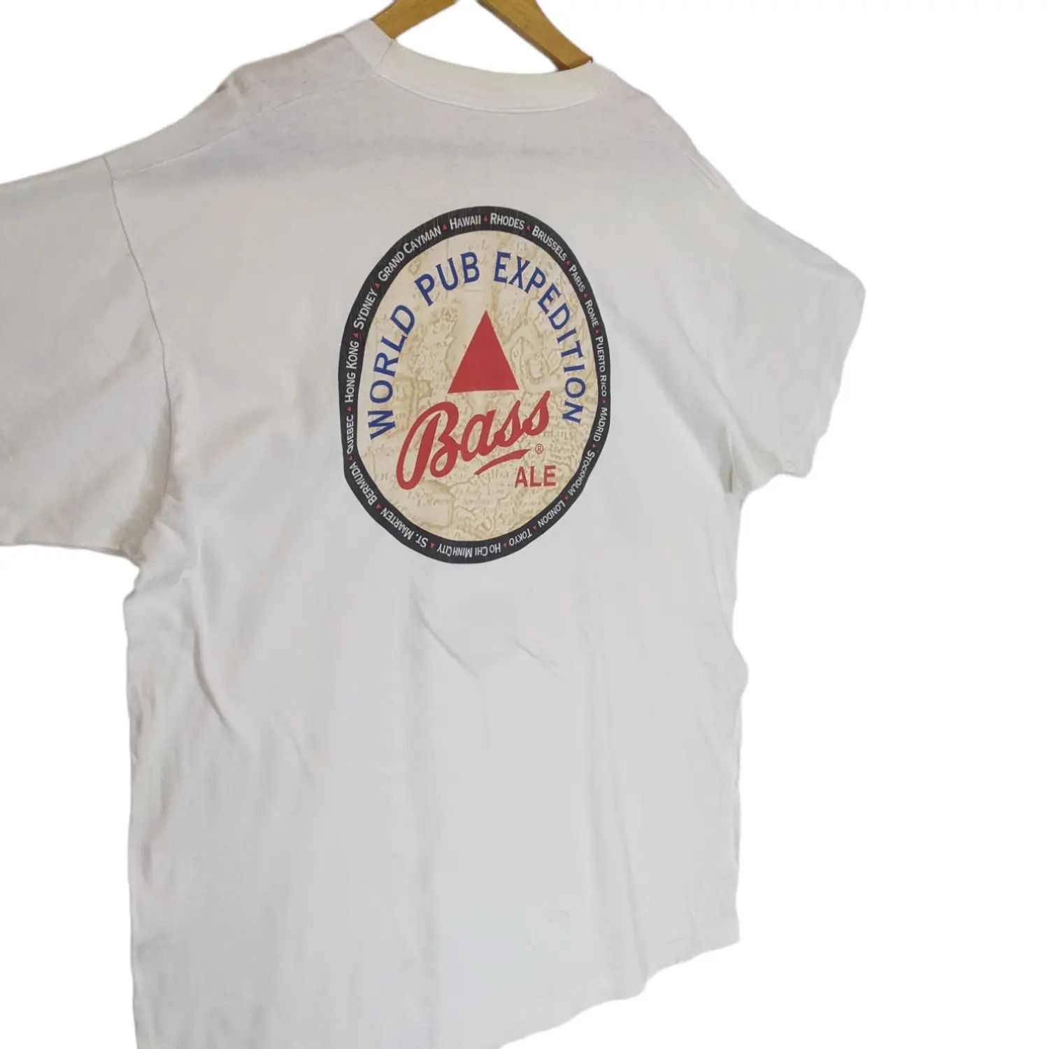Drink Beer Save Water Vintage 90's FOTL Bass Ale World Pub Expedition Tee Size US M / EU 48-50 / 2 - 5 Thumbnail