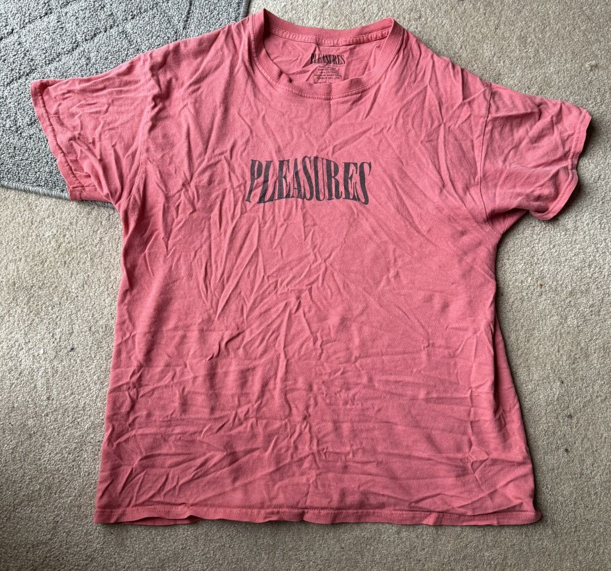 Pleasures Pleasures logo coral t shirt Size US L / EU 52-54 / 3 - 1 Thumbnail
