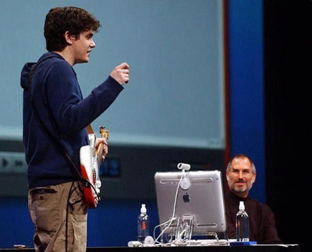 Apple 2004 MacWorld 'Introducing Garageband' Musicians Wanted Tee Size US XL / EU 56 / 4 - 7 Thumbnail