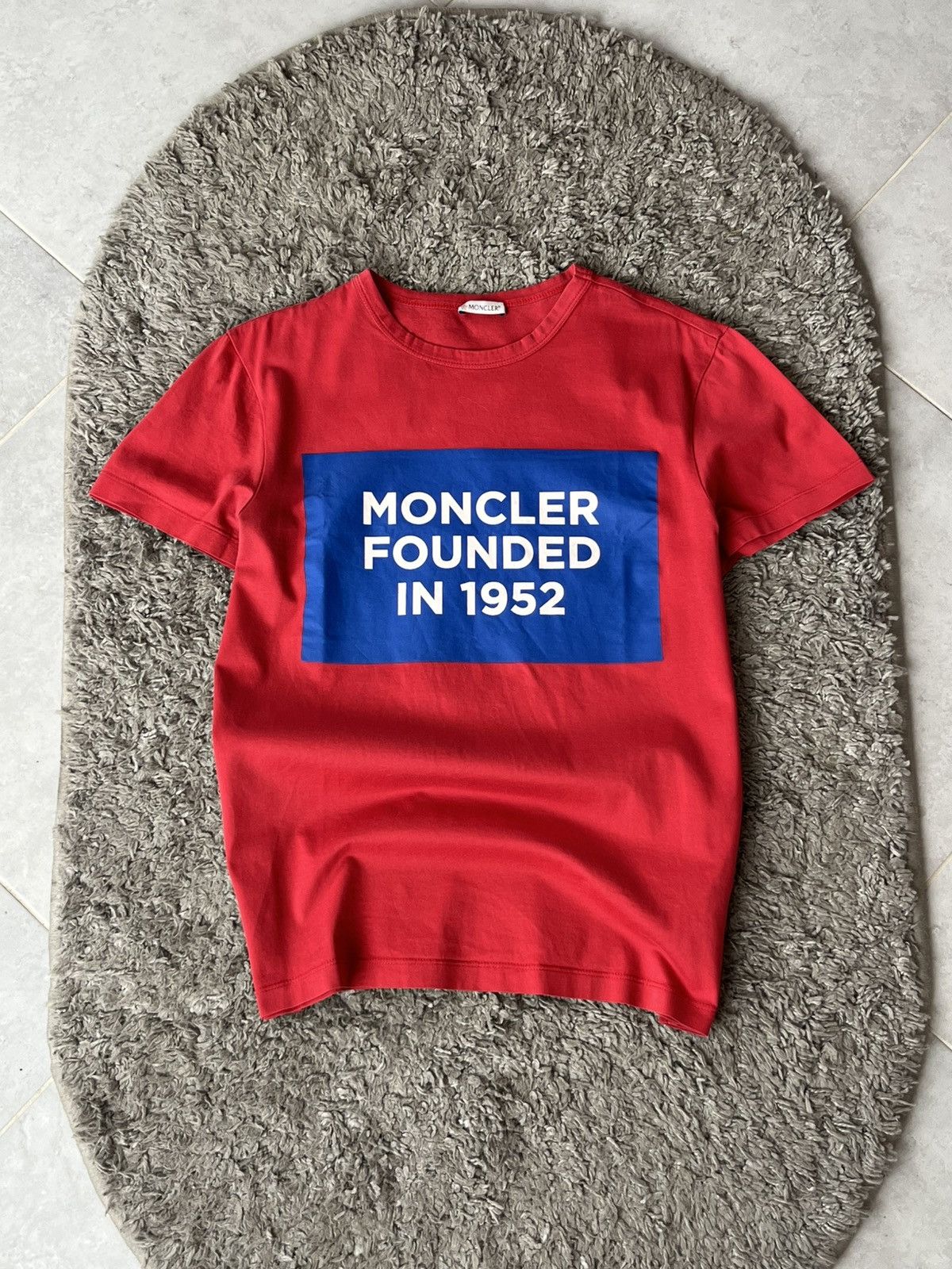 Moncler Vintage Luxury Moncler tee Size US S / EU 44-46 / 1 - 1 Thumbnail