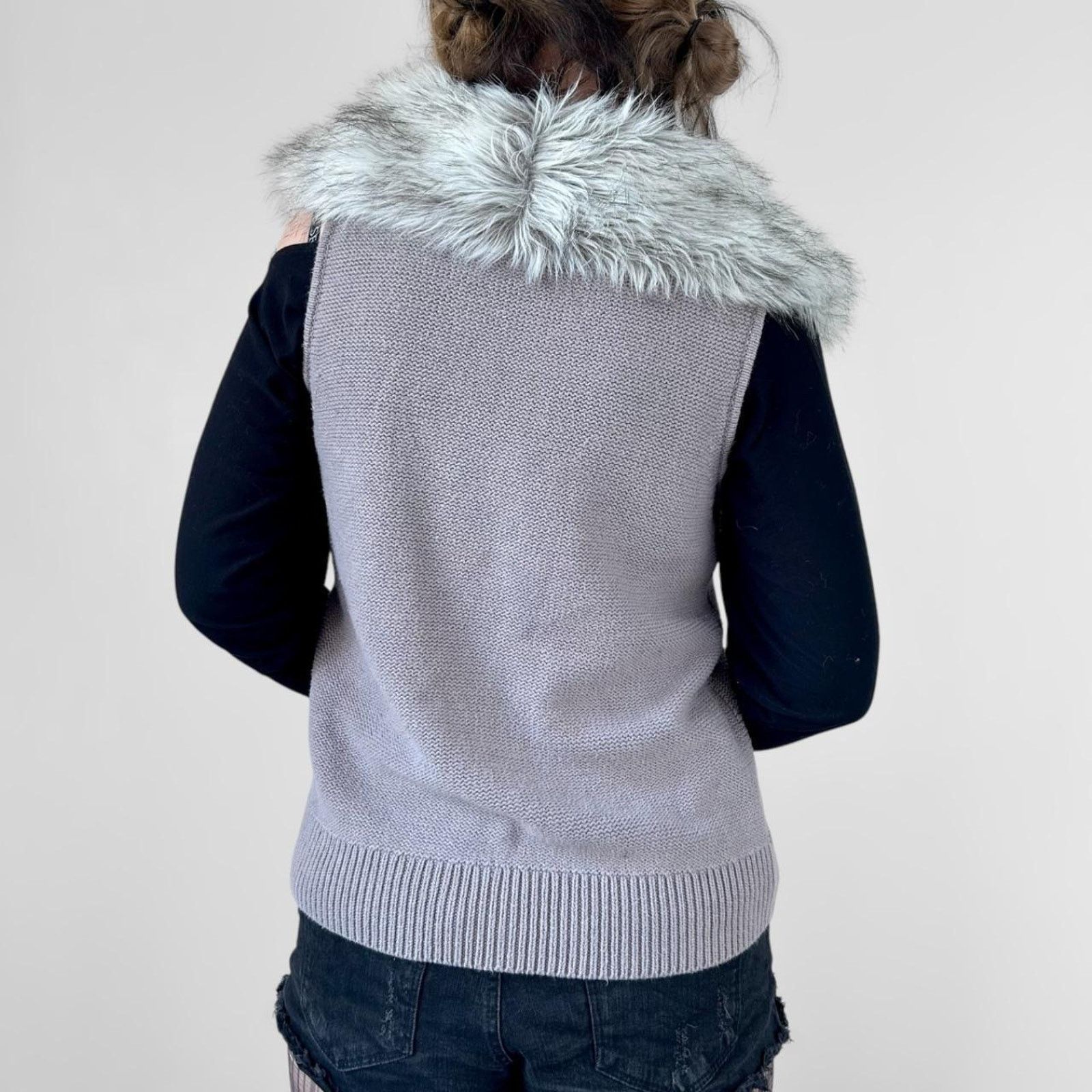 Ann Taylor gray boho gyaru knit faux fur vest Size L / US 10 / IT 46 - 3 Thumbnail