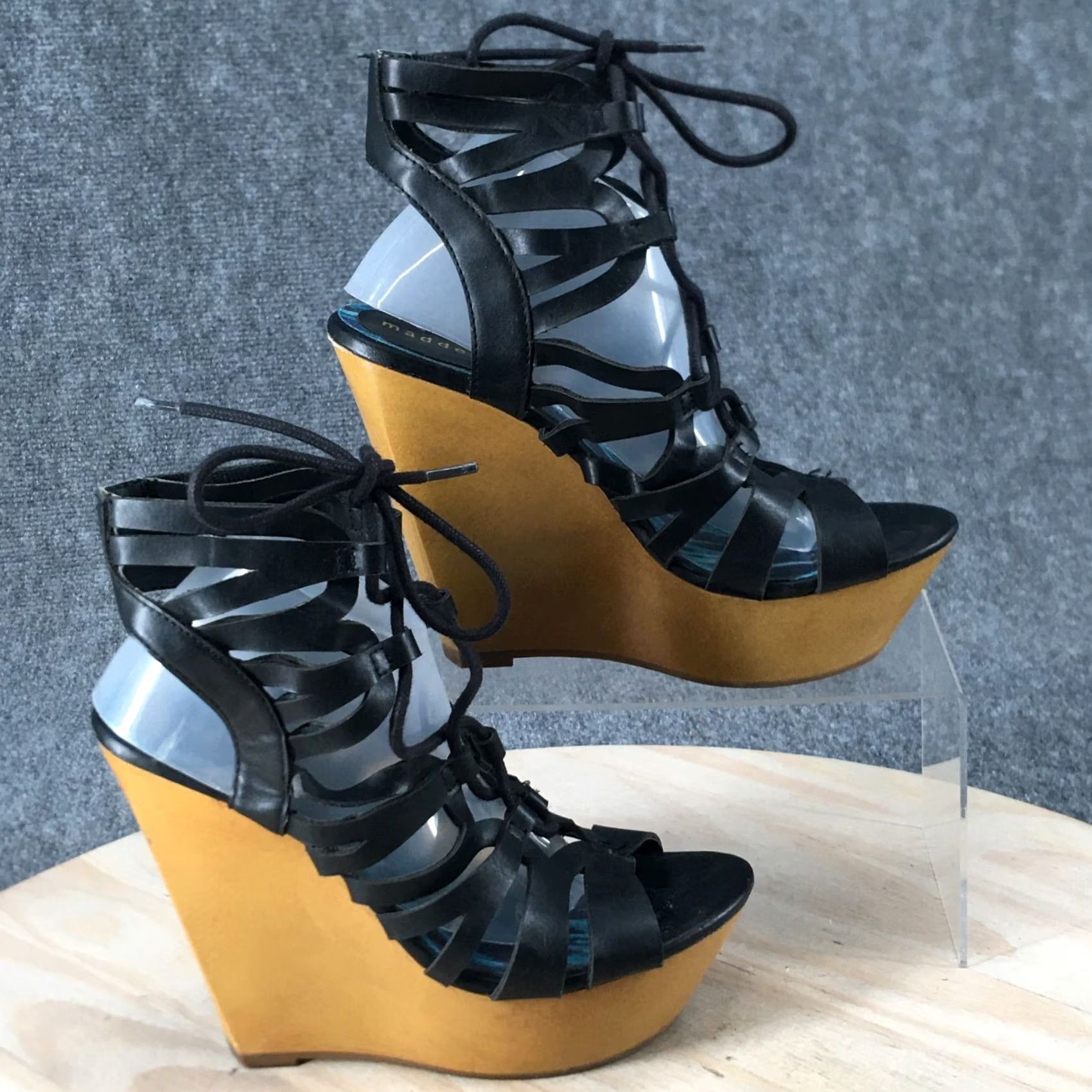 Vintage Madden Girl Sandals Women's 6.5 M Beeta Gladiator Wedge Black Leather Lace Up Shoes Size US 7 / IT 37 - 2 Thumbnail