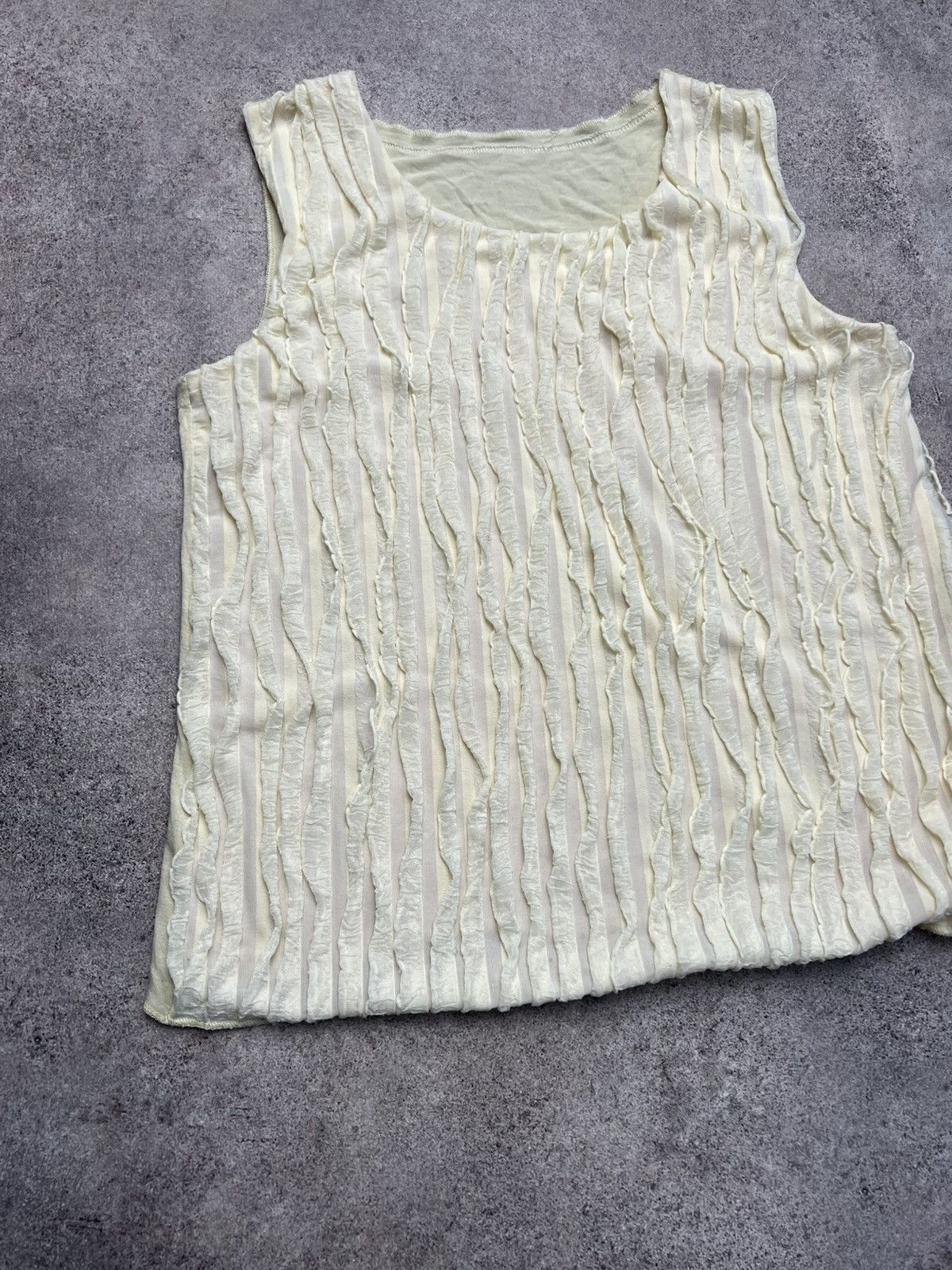 Japanese Brand × Vintage Vintage ruffle mesh cropped tank top Size US S / EU 44-46 / 1 - 2 Thumbnail