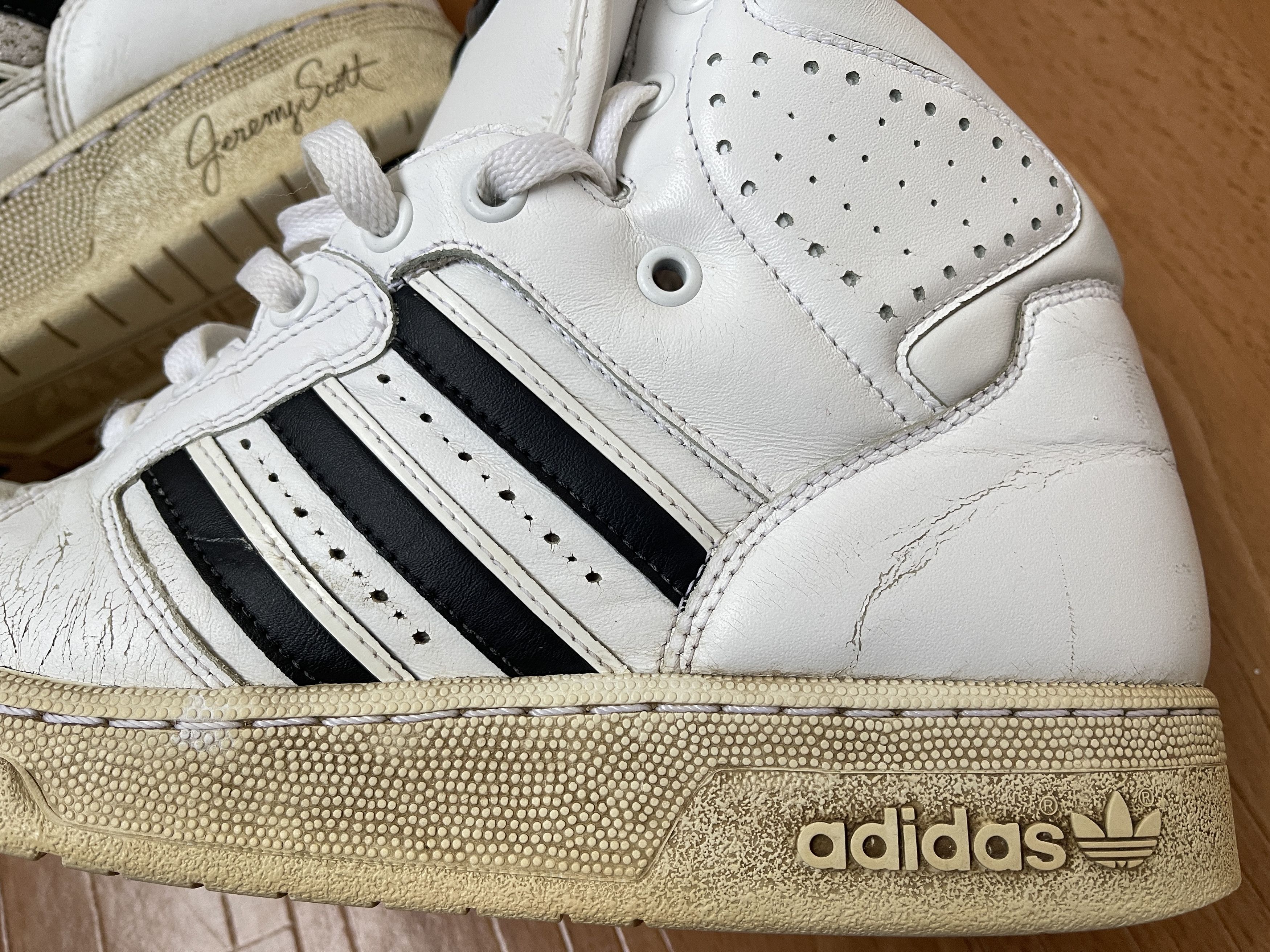 Adidas × Jeremy Scott Adidas sneakers, Jeremy Scott Instinct, Hi Top shoes, V24529 Size US 10.5 / EU 43-44 - 16 Thumbnail