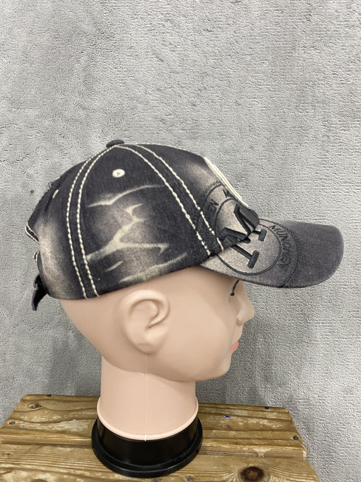 Robin Ruth 🔥RaRe🔥VINTAGE ROBIN RUTH MUNCHEN CAP TRASHED FADED DENIM Size ONE SIZE - 7 Thumbnail