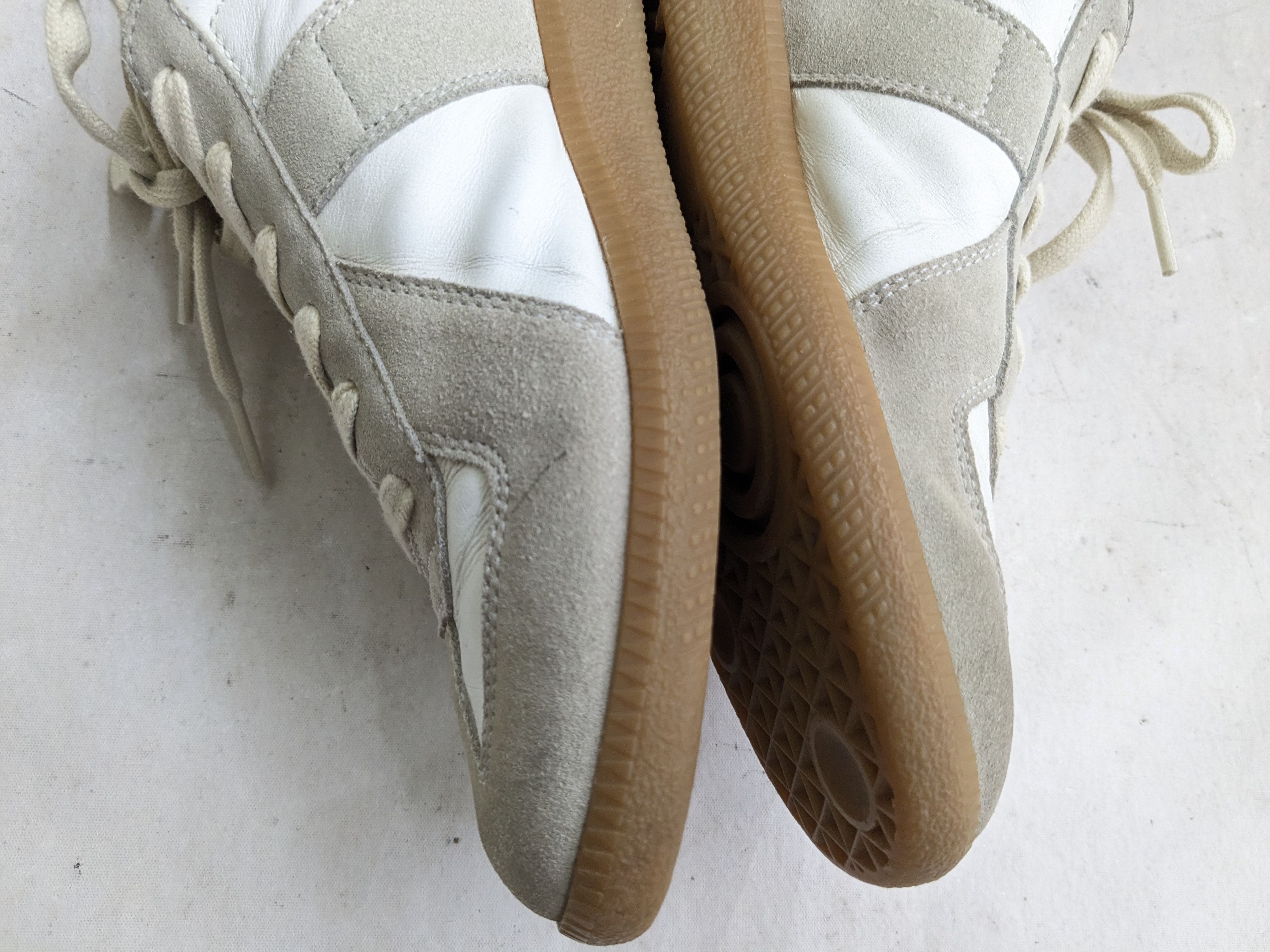 Maison Margiela Maison Margiela GAT Replica White Gray 7 40 Low Suede Size US 7 / EU 40 - 15 Thumbnail