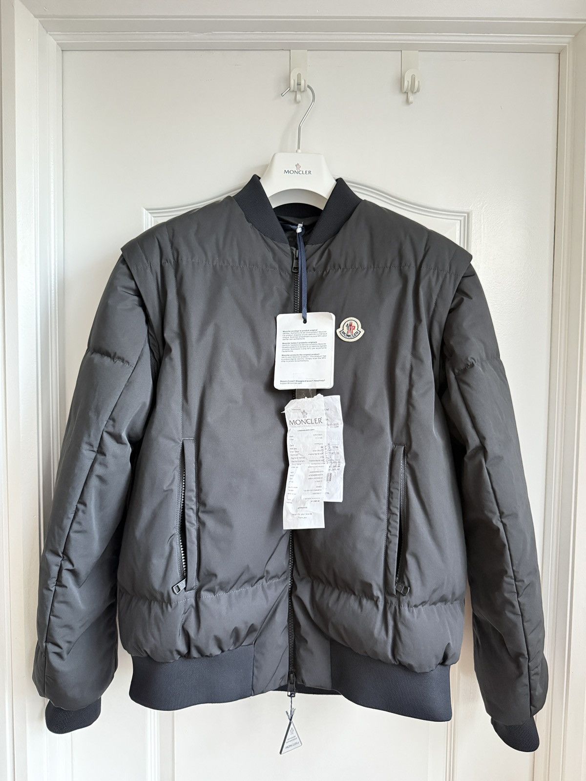 Moncler Moncler Taku Down Jacket - Zip-off sleeves BLK/Size L,3 Size US L / EU 52-54 / 3 - 4 Thumbnail