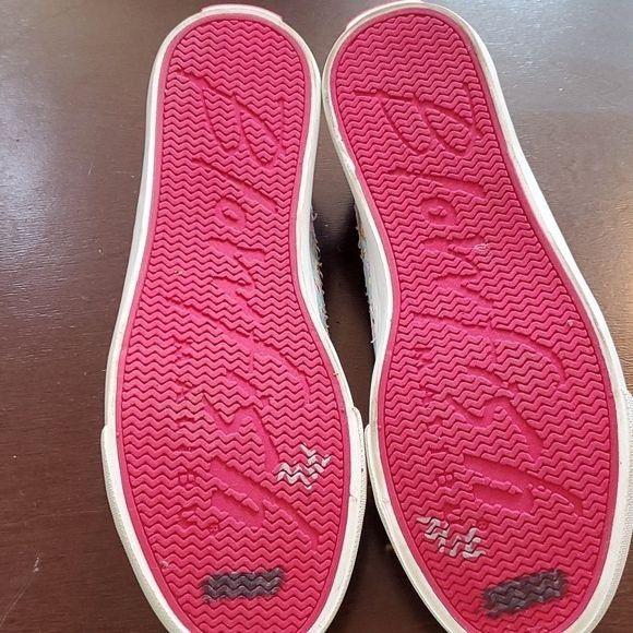 Designer Blowfish Malibu Cute Fun Butterflies Sz. 7.5 Sneakers Size US 7.5 / IT 37.5 - 8 Thumbnail